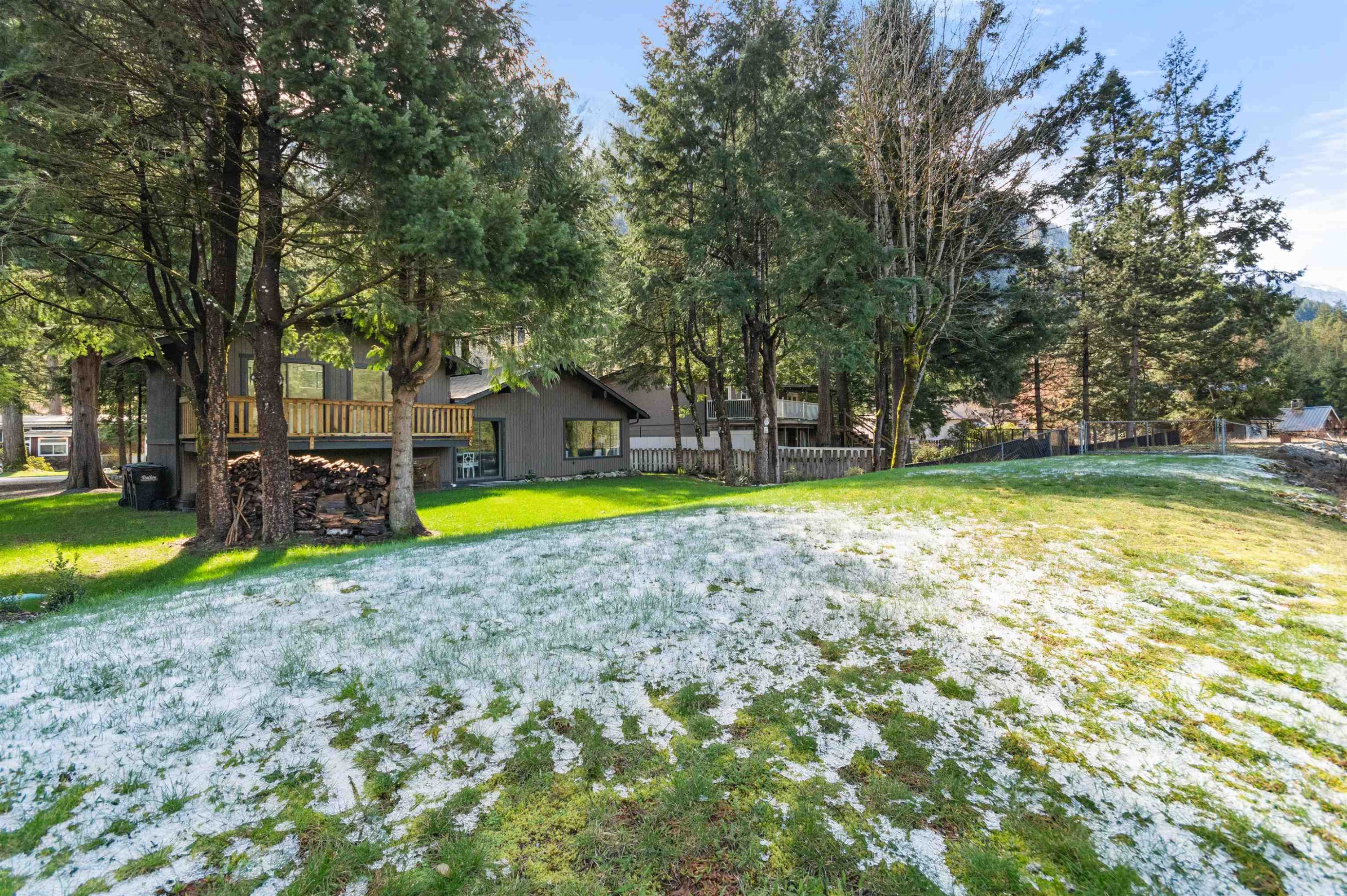 30 Robertson Crescent, Hope, BC