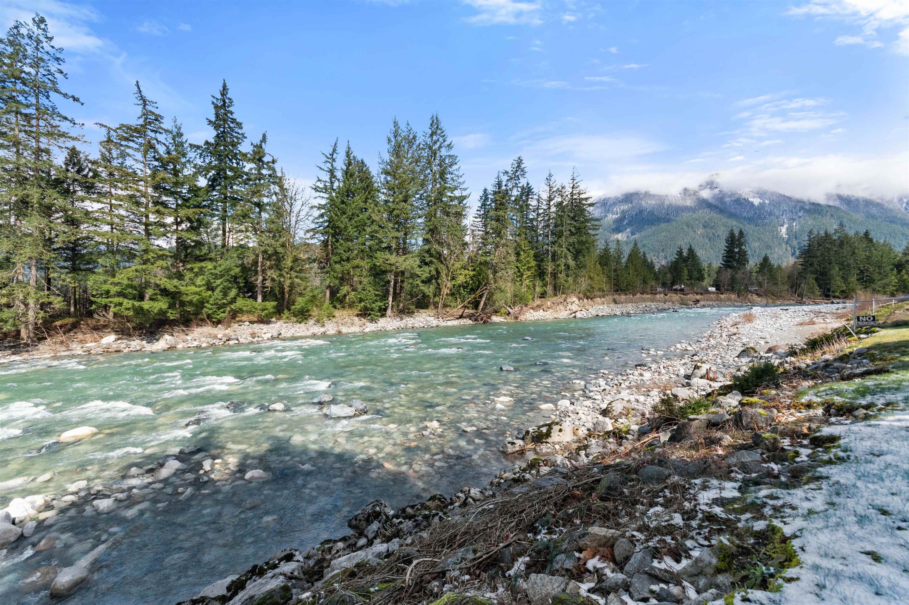 30 Robertson Crescent, Hope, BC