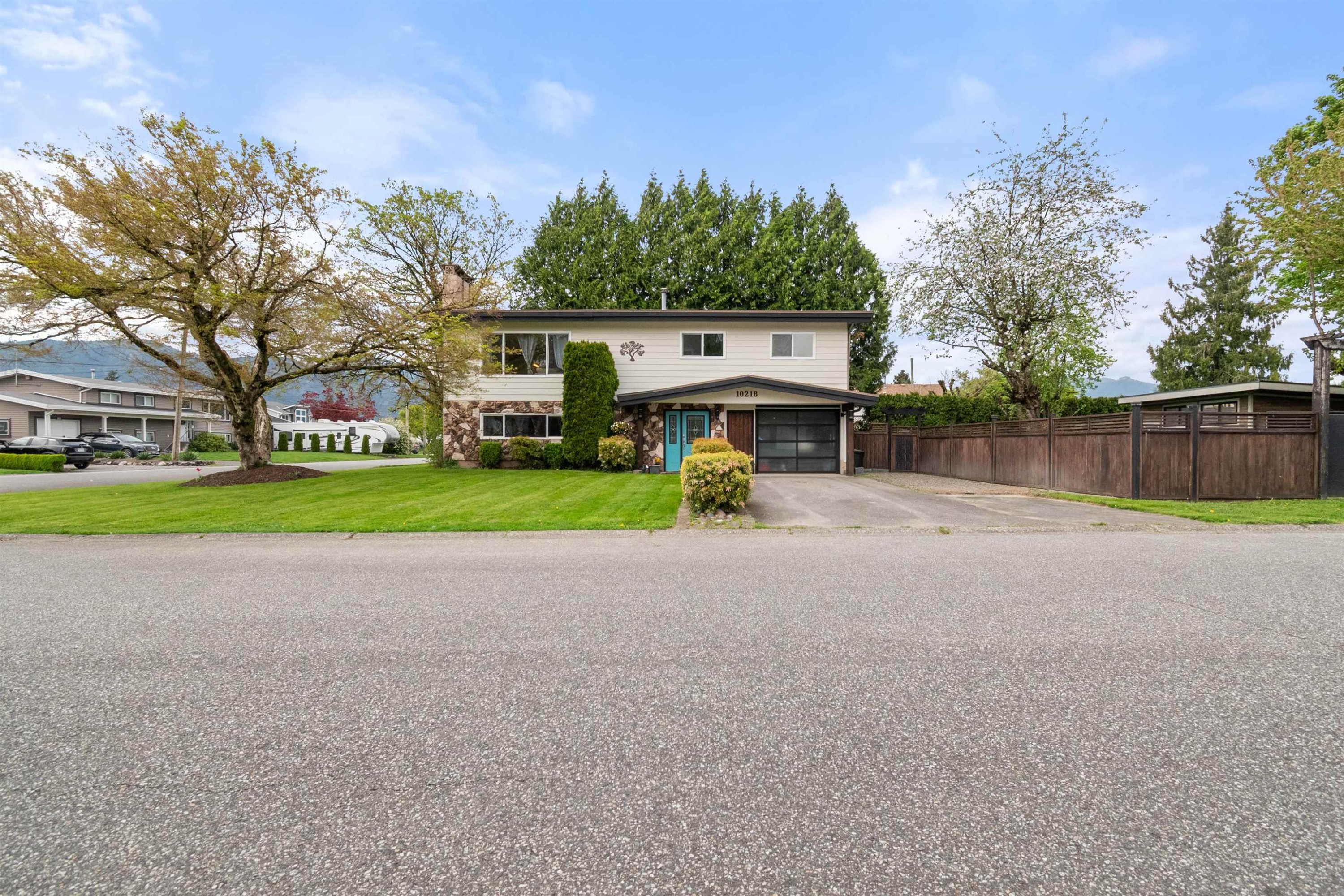 10218 Oval Drive, Chilliwack, BC