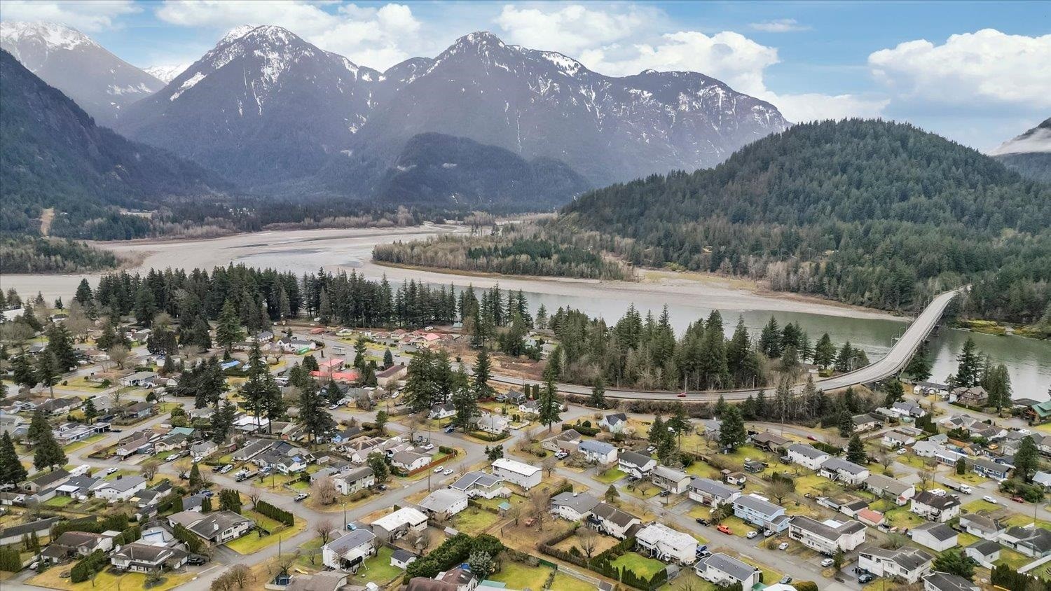 385 3Rd Avenue, Hope, BC