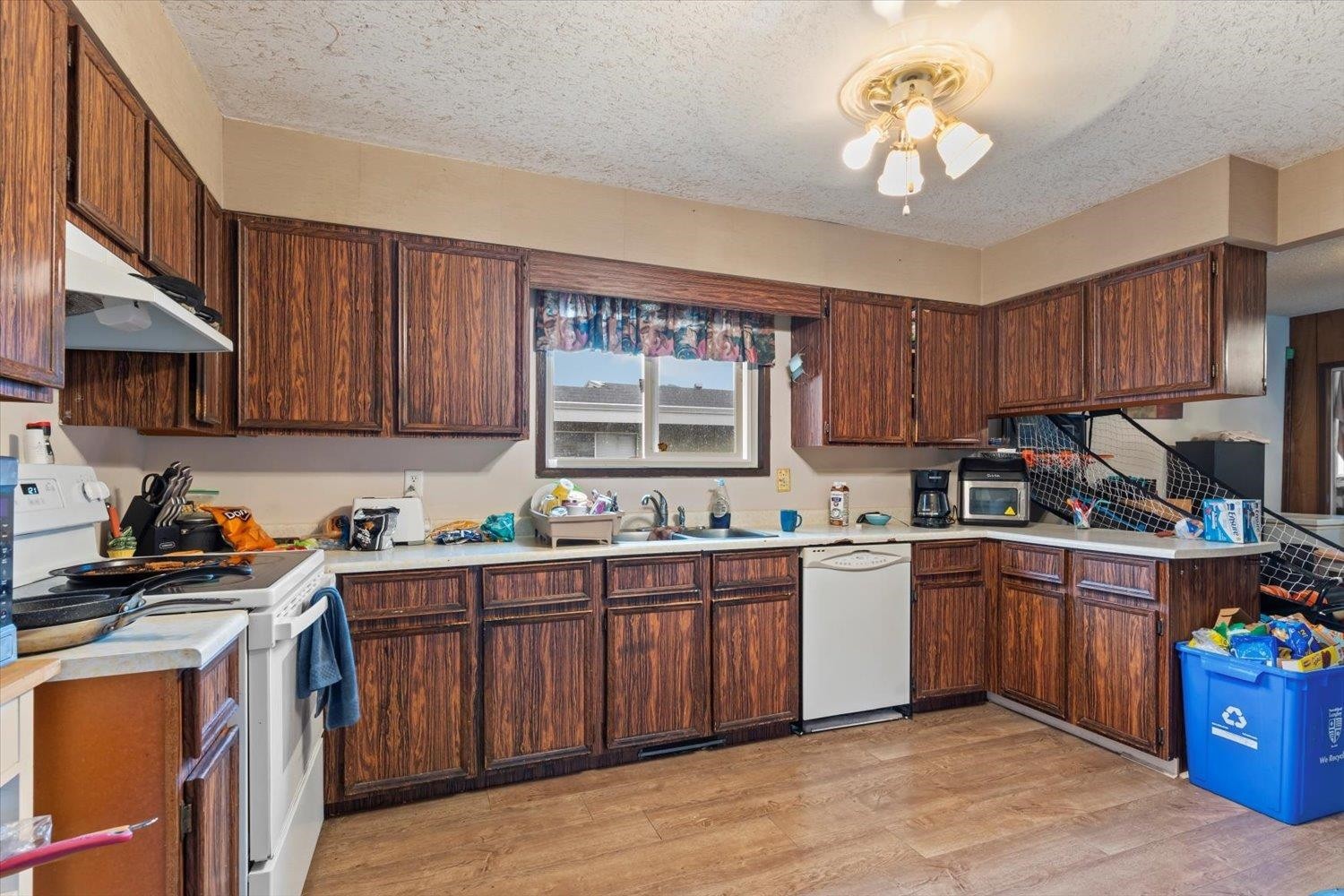 385 3Rd Avenue, Hope, BC