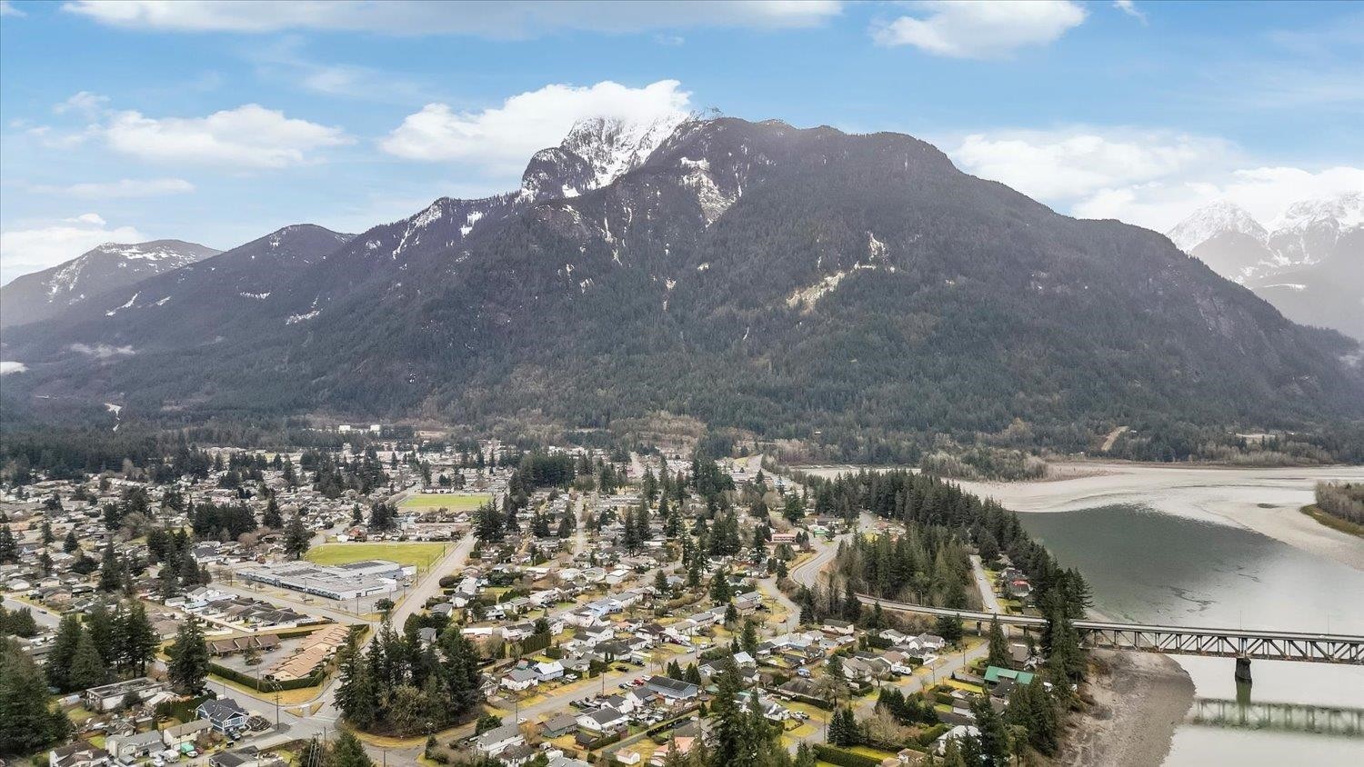385 3Rd Avenue, Hope, BC