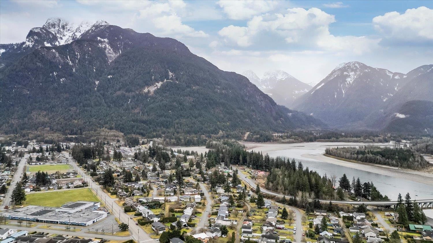 385 3Rd Avenue, Hope, BC
