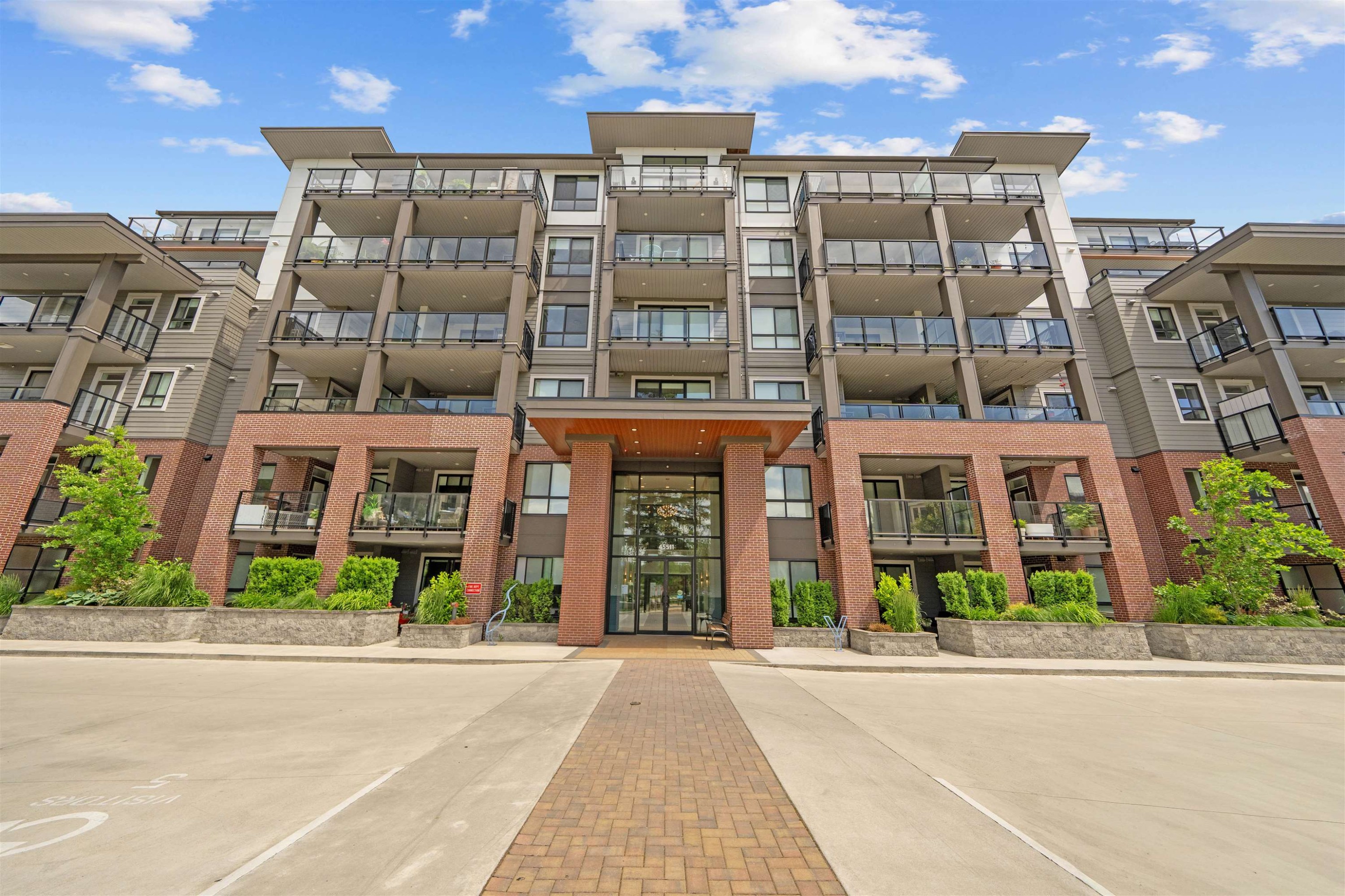 208-45511 Campus Drive, Chilliwack, BC