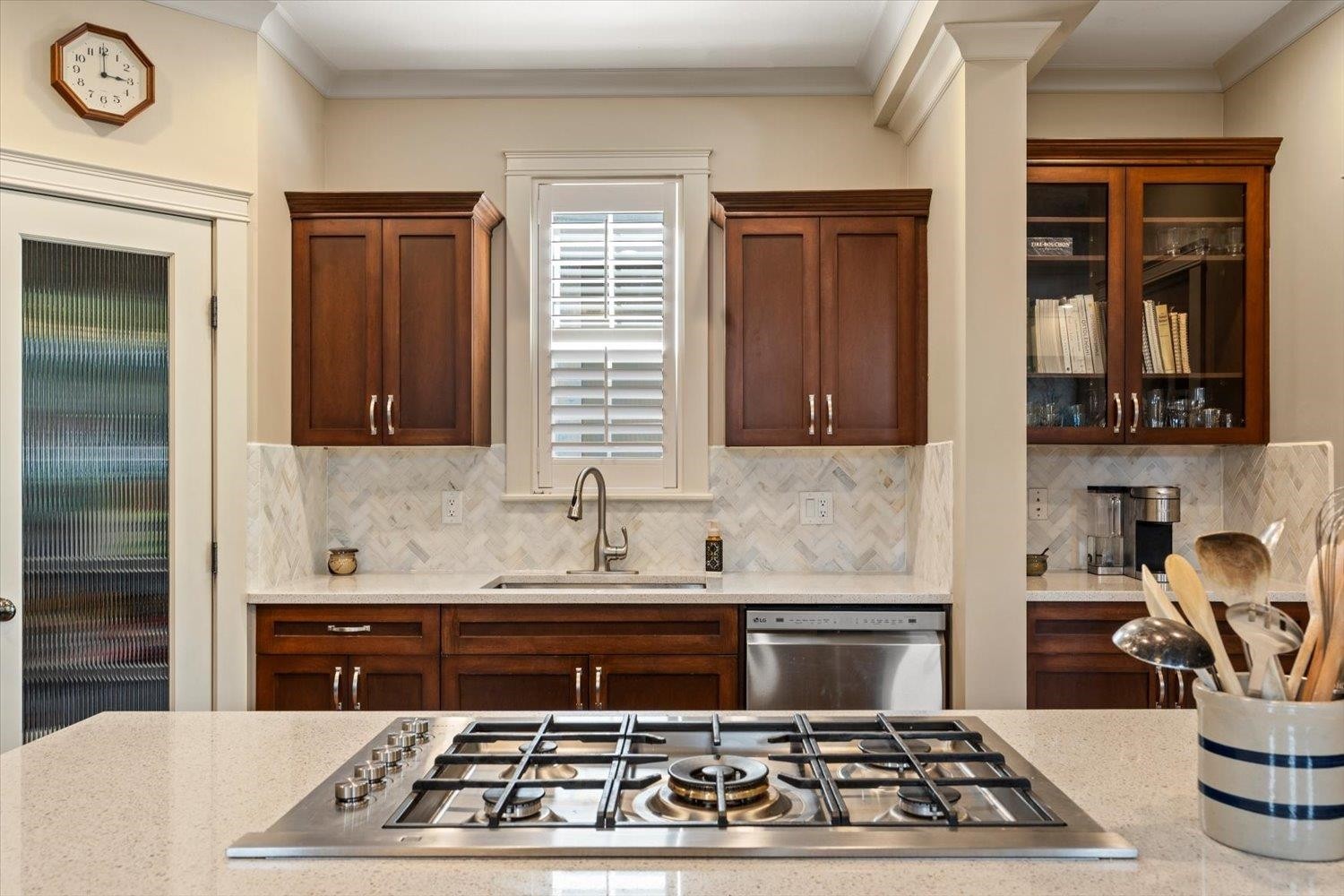 5801 Shawnigan Drive, Chilliwack, BC - Indoor Photo Showing Kitchen