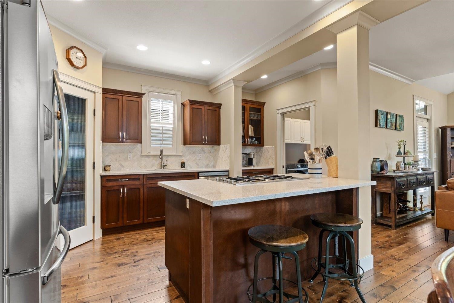 5801 Shawnigan Drive, Chilliwack, BC - Indoor Photo Showing Kitchen With Upgraded Kitchen