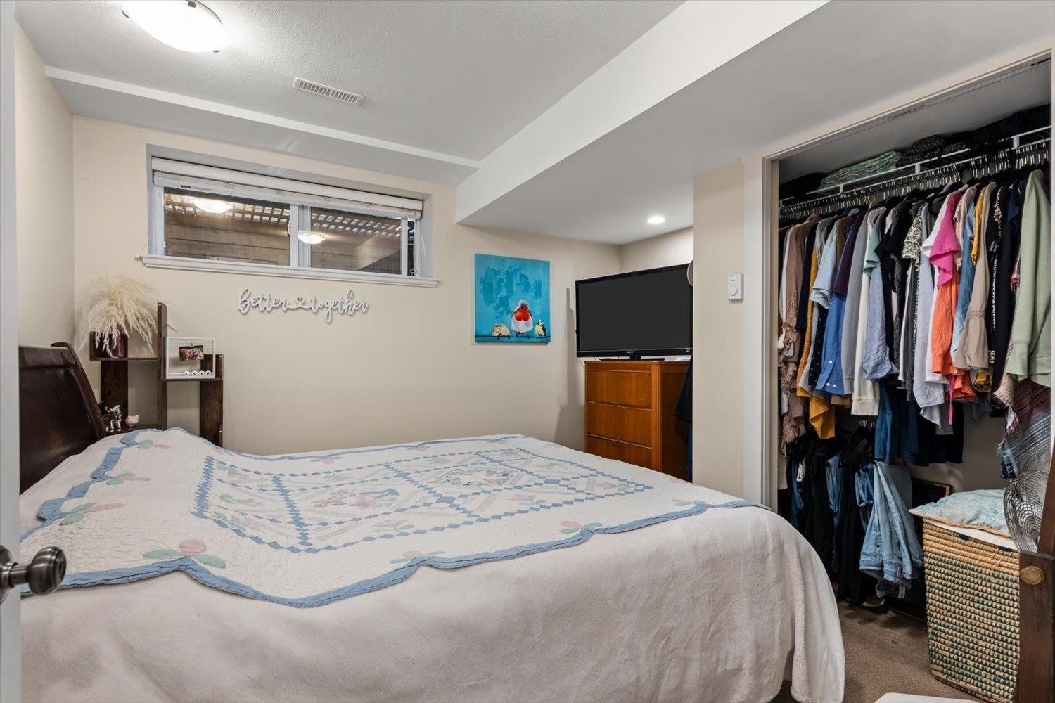 5801 Shawnigan Drive, Chilliwack, BC - Indoor Photo Showing Bedroom