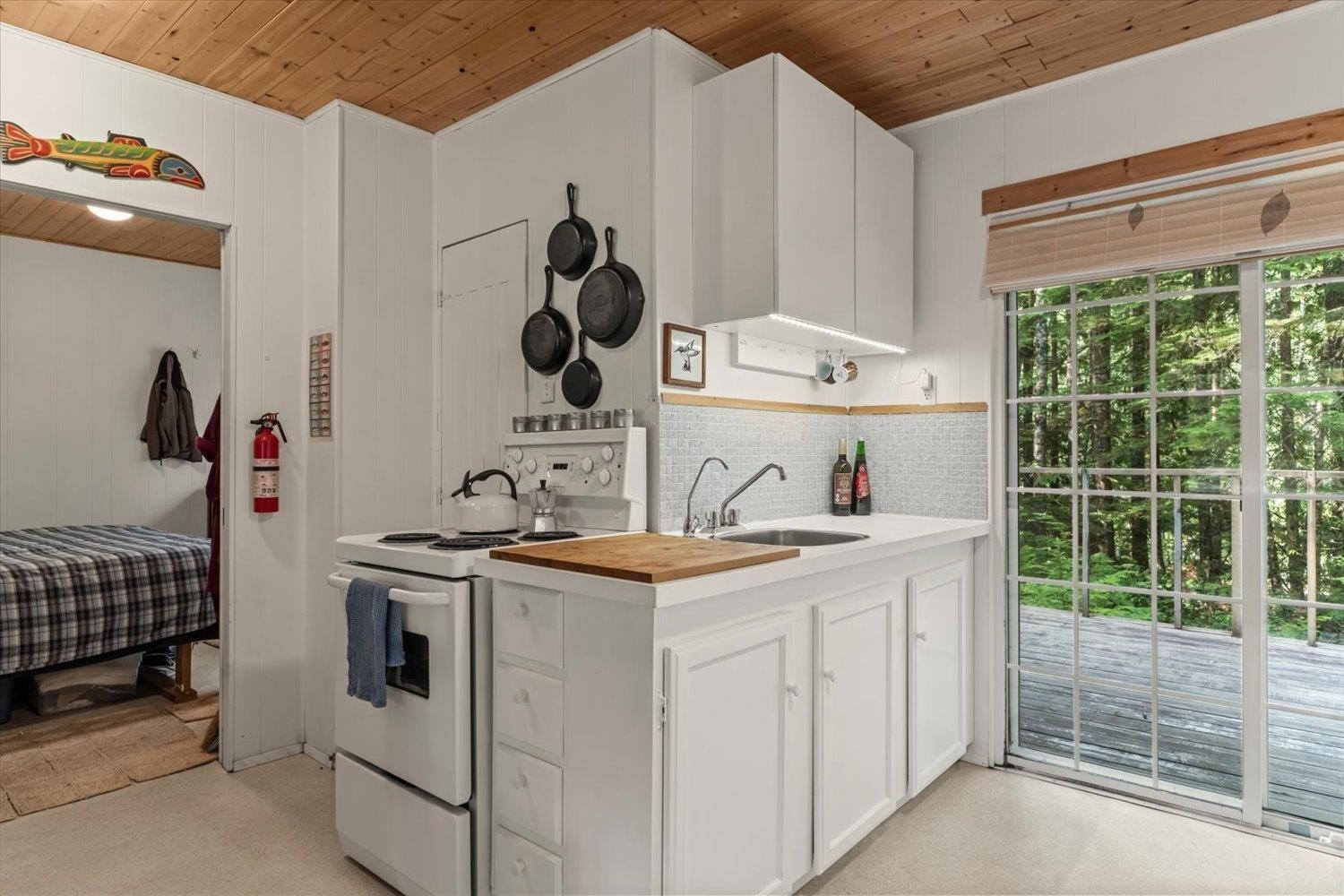 5123 Paulsen Road W, Chilliwack, BC - Indoor Photo Showing Kitchen