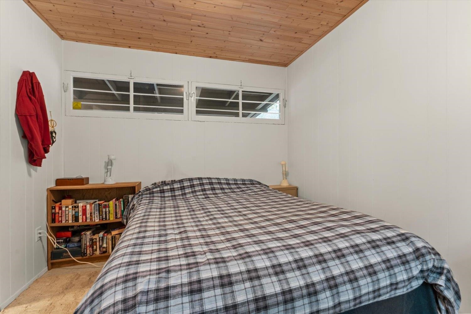 5123 Paulsen Road W, Chilliwack, BC - Indoor Photo Showing Bedroom