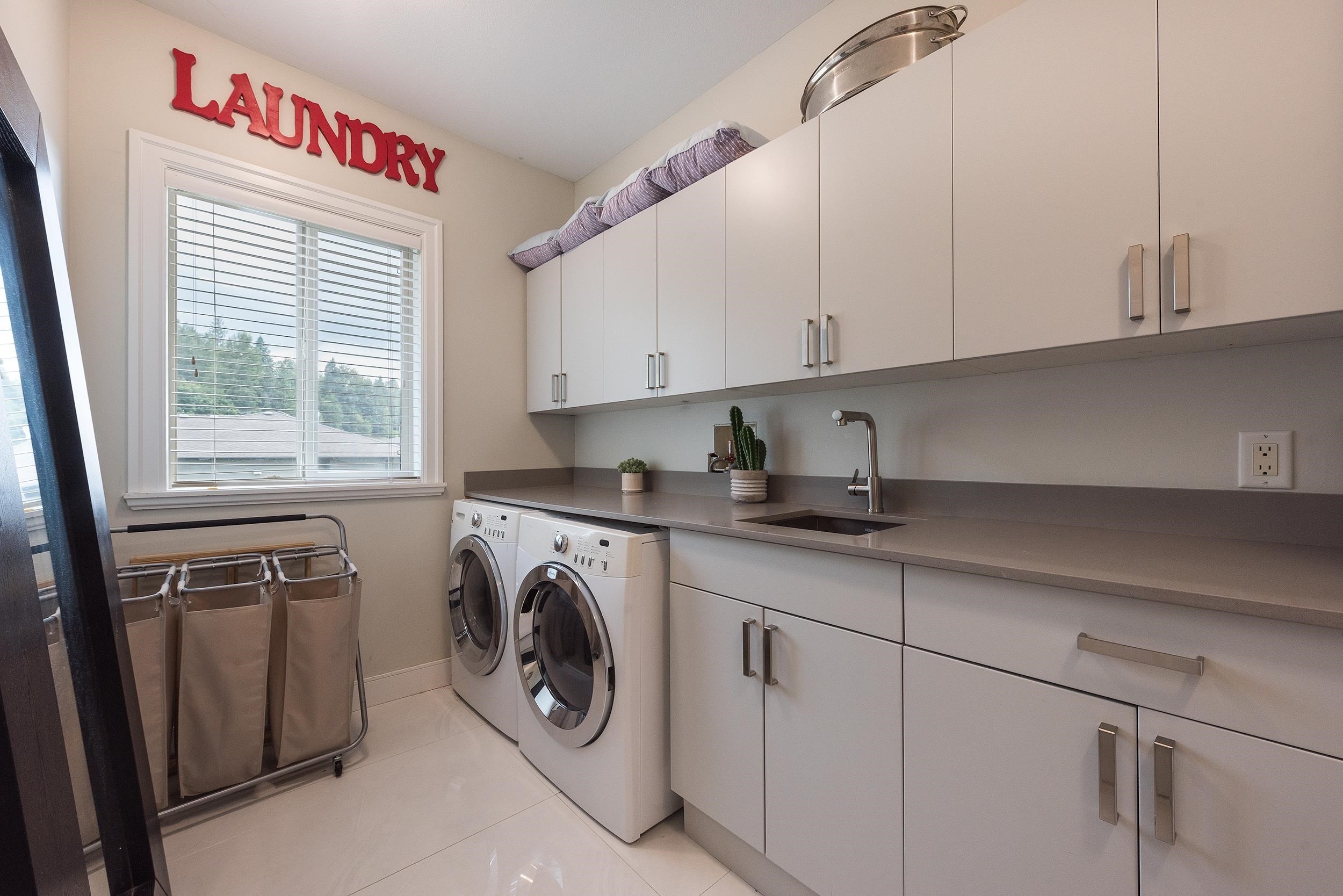125-51075 Falls Court, Chilliwack, BC - Indoor Photo Showing Laundry Room