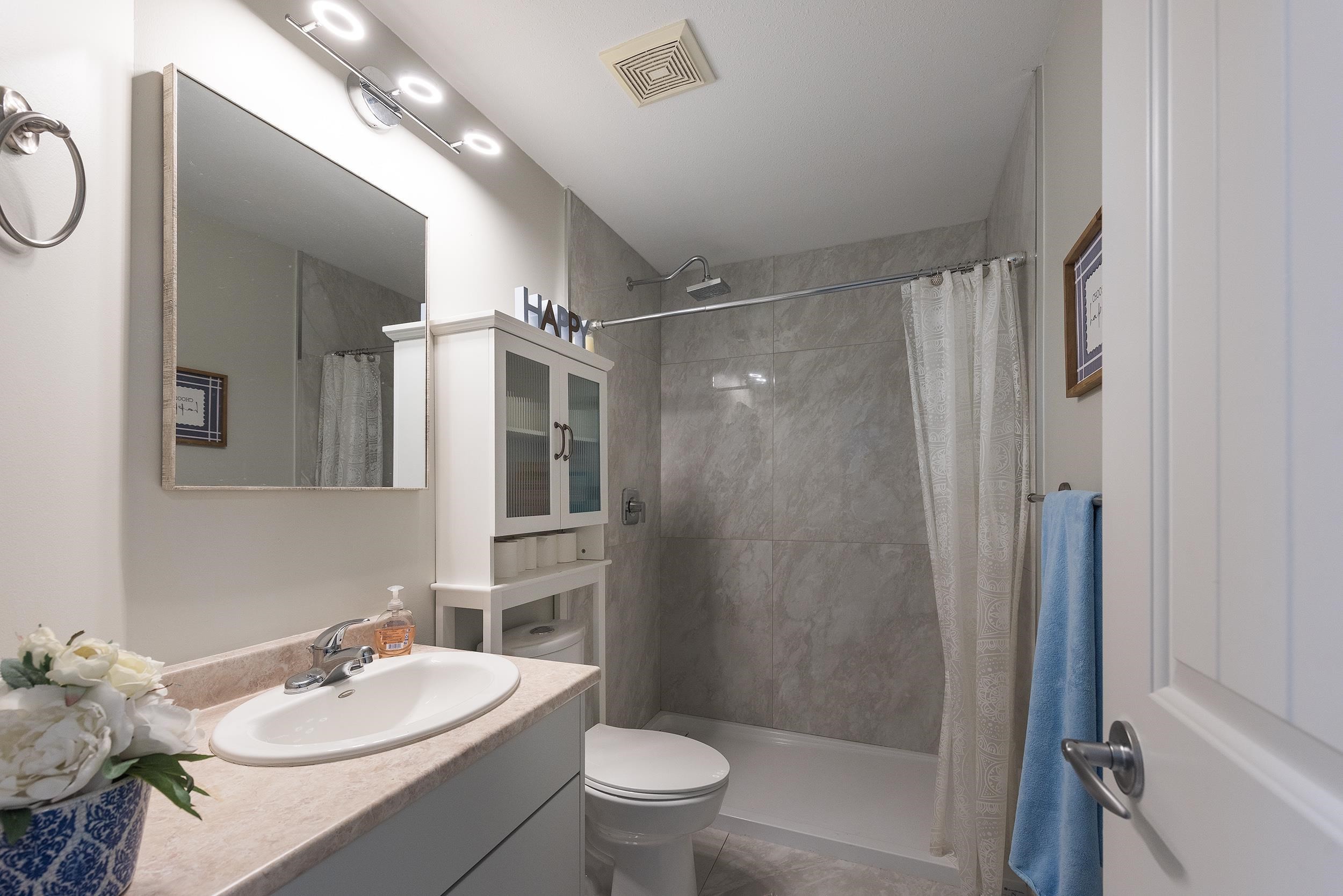 125-51075 Falls Court, Chilliwack, BC - Indoor Photo Showing Bathroom