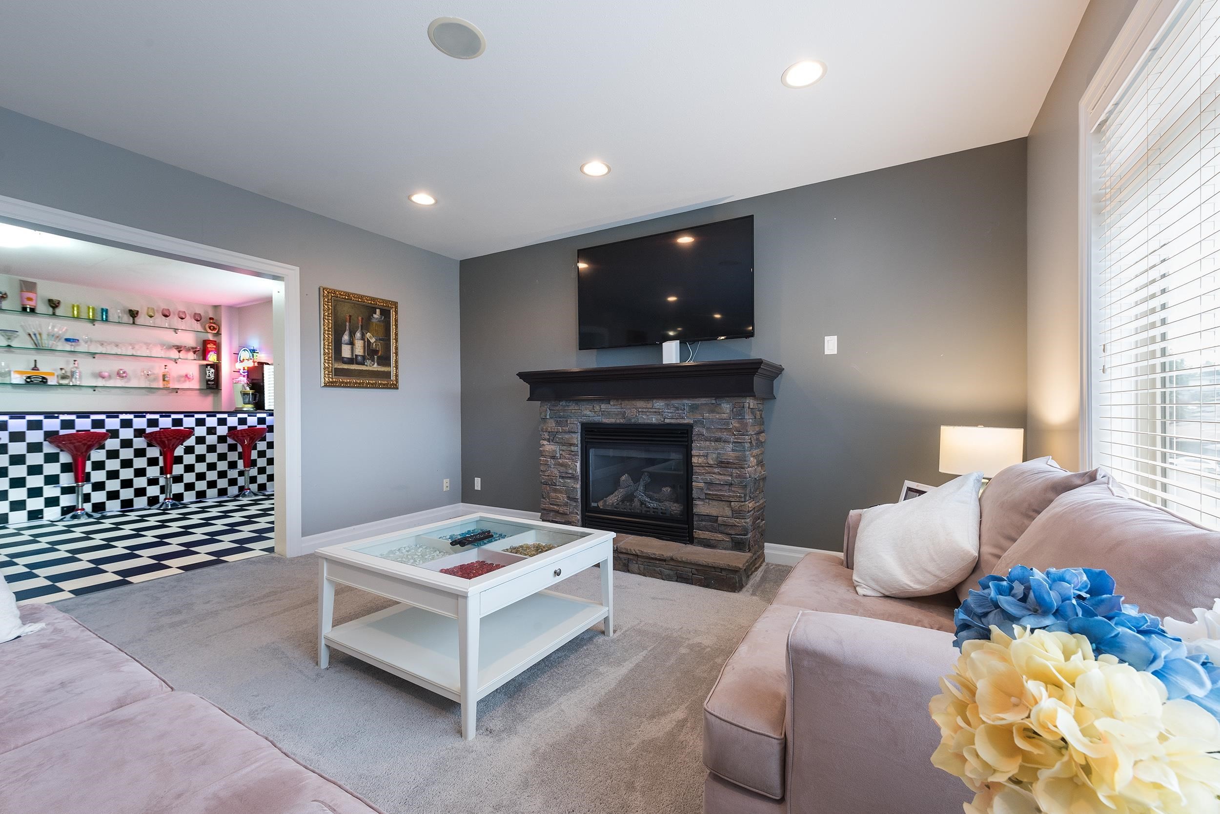 125-51075 Falls Court, Chilliwack, BC - Indoor Photo Showing Living Room With Fireplace