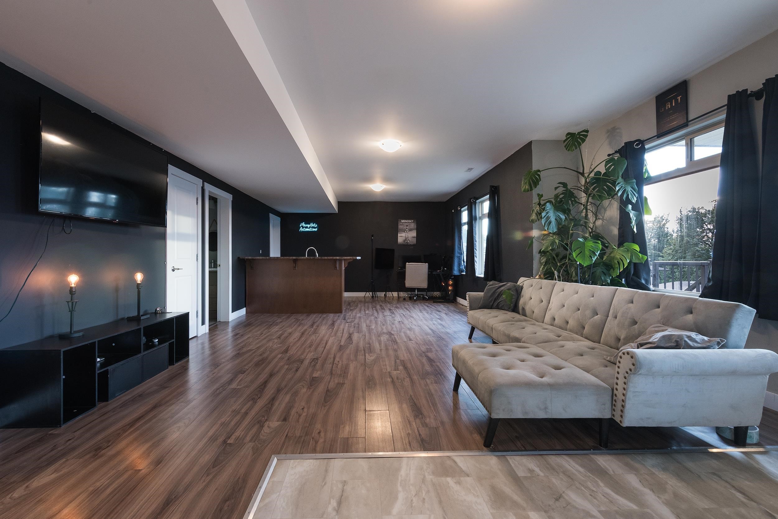 125-51075 Falls Court, Chilliwack, BC - Indoor Photo Showing Living Room