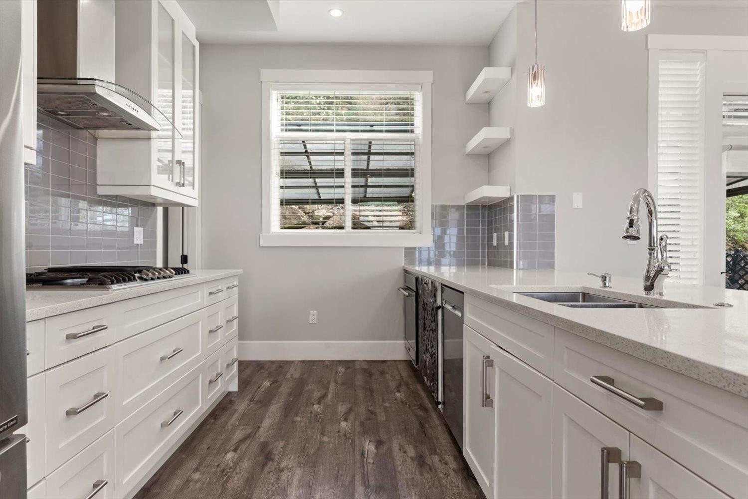 63-50778 Ledgestone Place, Chilliwack, BC - Indoor Photo Showing Kitchen With Double Sink