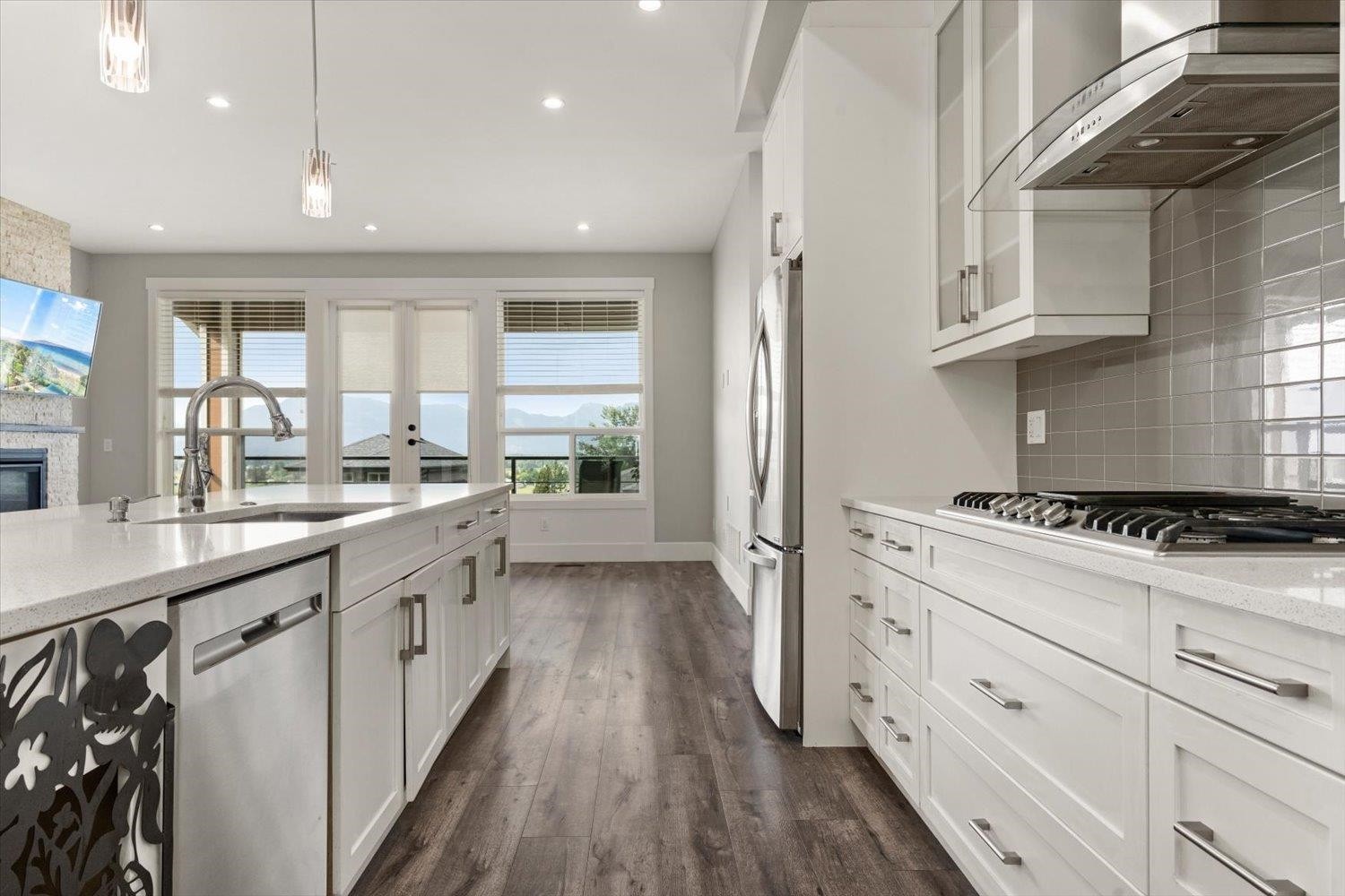 63-50778 Ledgestone Place, Chilliwack, BC - Indoor Photo Showing Kitchen With Upgraded Kitchen
