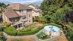5602 Thom Creek Drive Chilliwack, BC V2R 5Z6