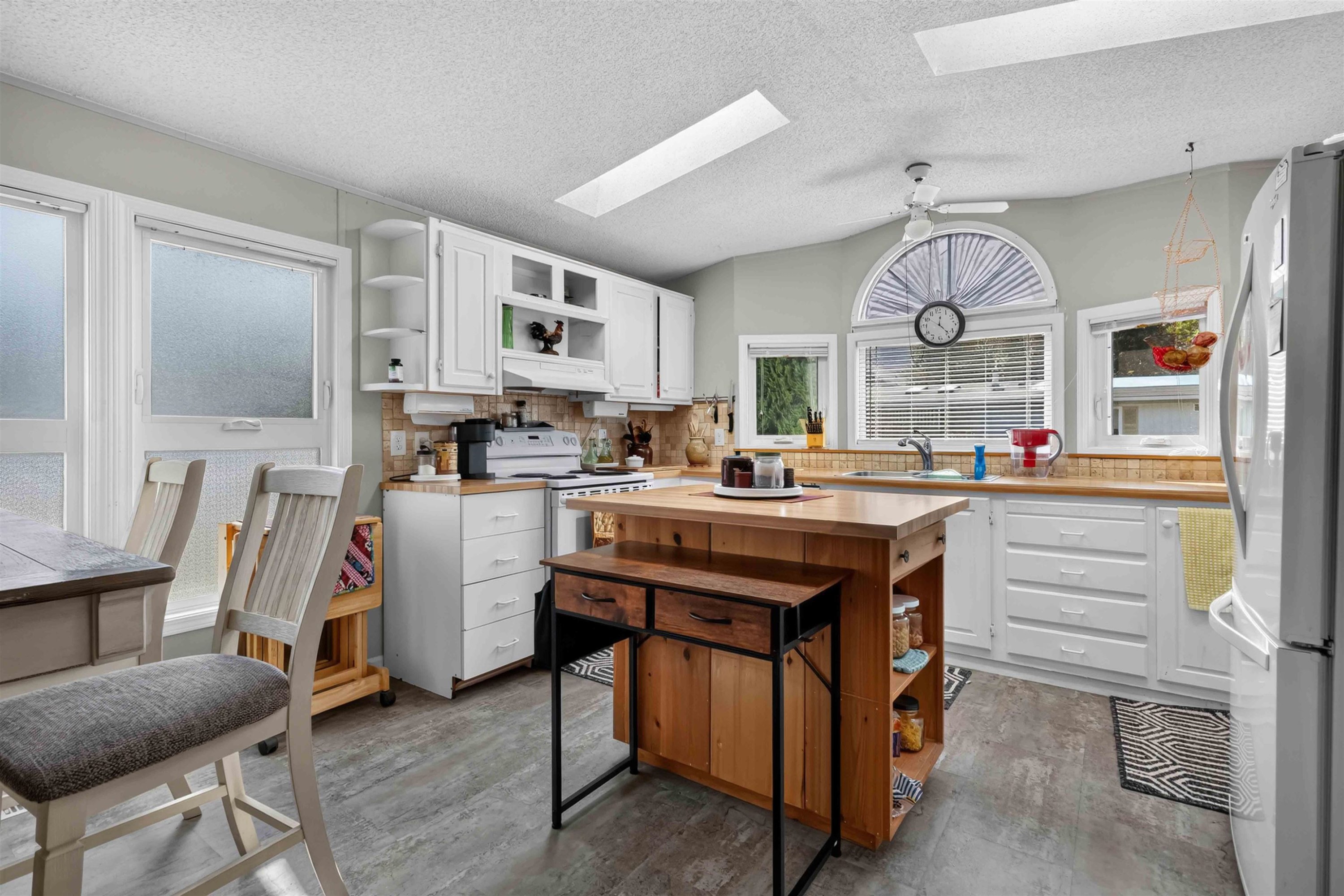 22-44565 Monte Vista Drive, Chilliwack, BC