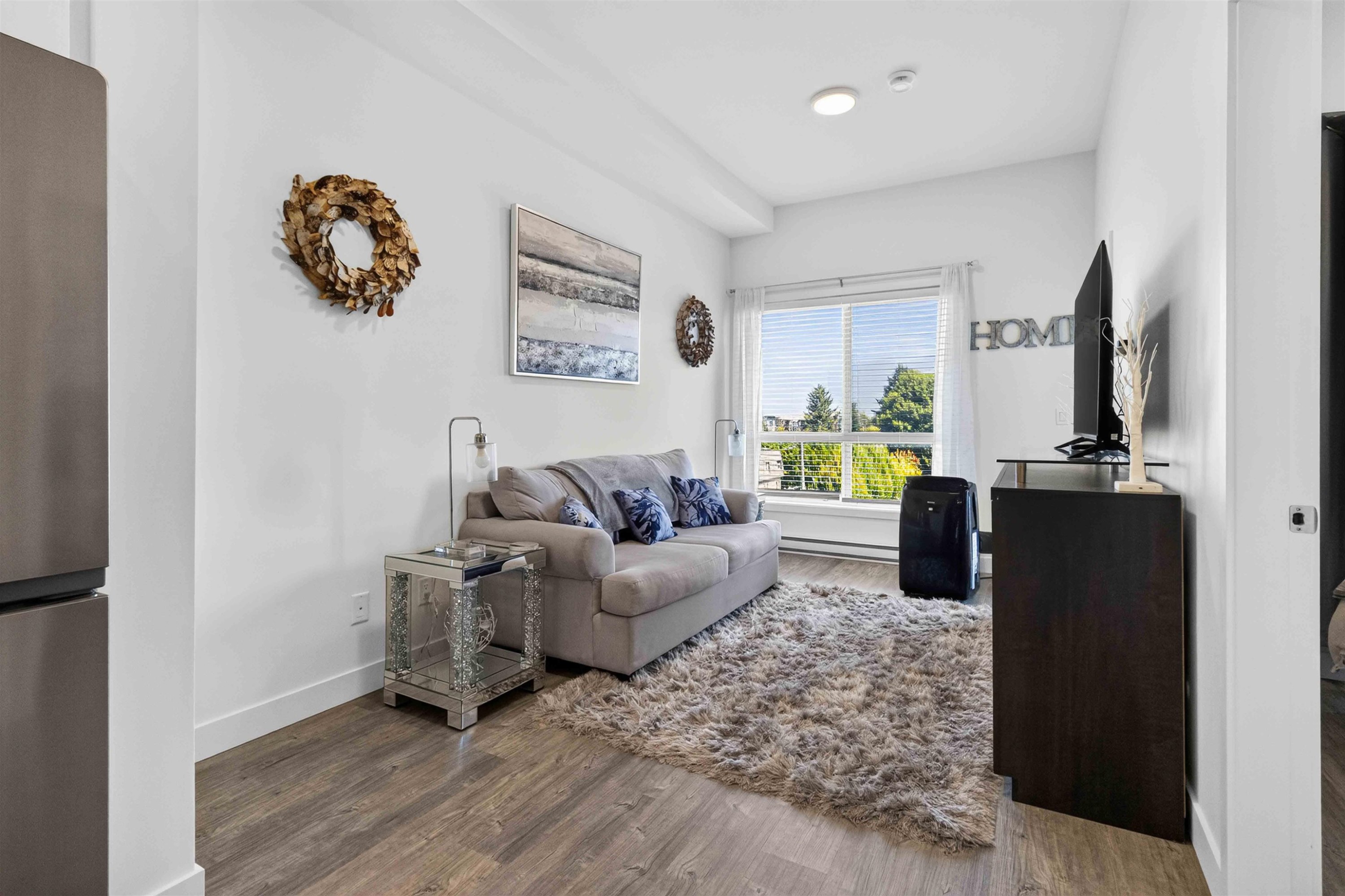 403-9450 Robson Street, Chilliwack, BC - Indoor Photo Showing Living Room