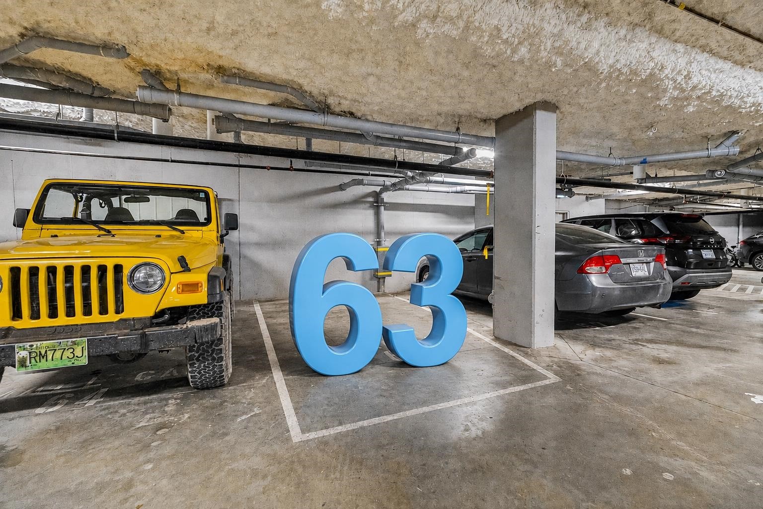 403-9450 Robson Street, Chilliwack, BC - Indoor Photo Showing Garage