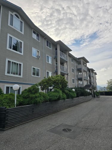 103-8537 Young Road  Chilliwack, BC V2P 4P2