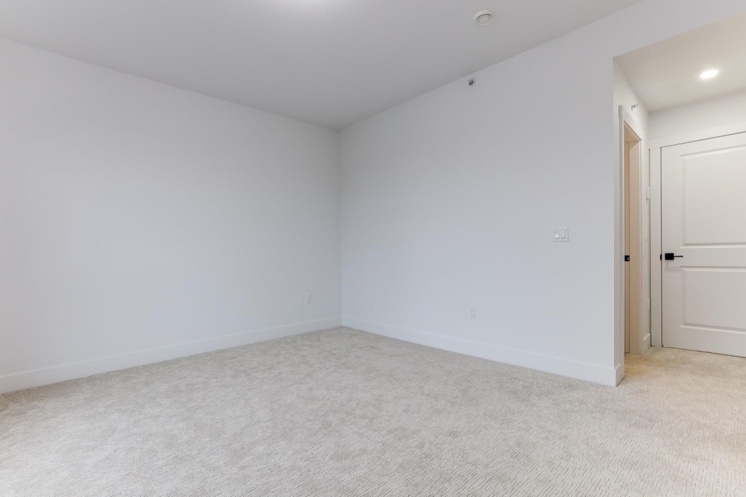 7-46376 Yale Road, Chilliwack, BC - Indoor Photo Showing Other Room