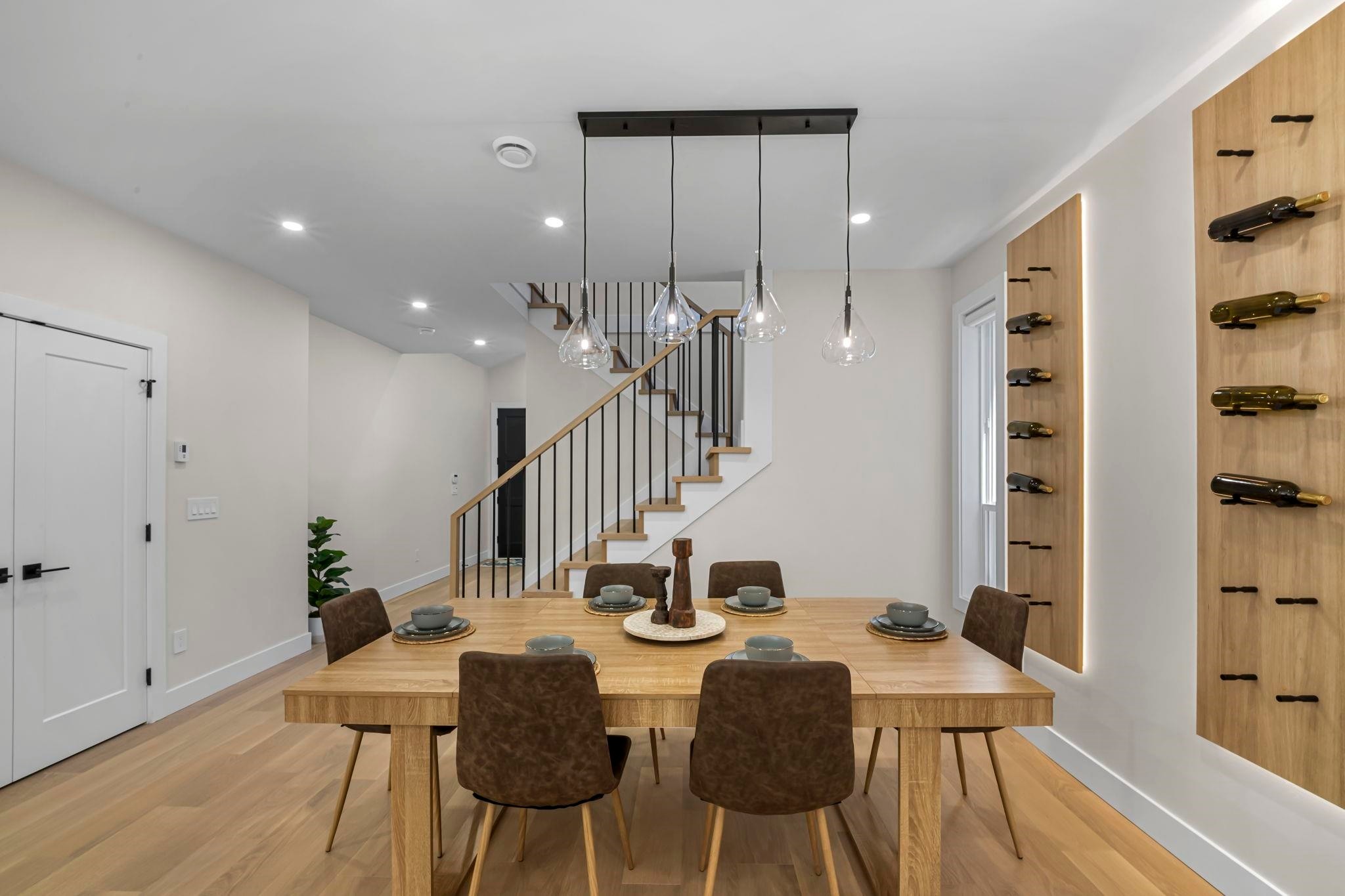 862 Willow Place, Harrison Hot Springs, BC - Indoor Photo Showing Dining Room