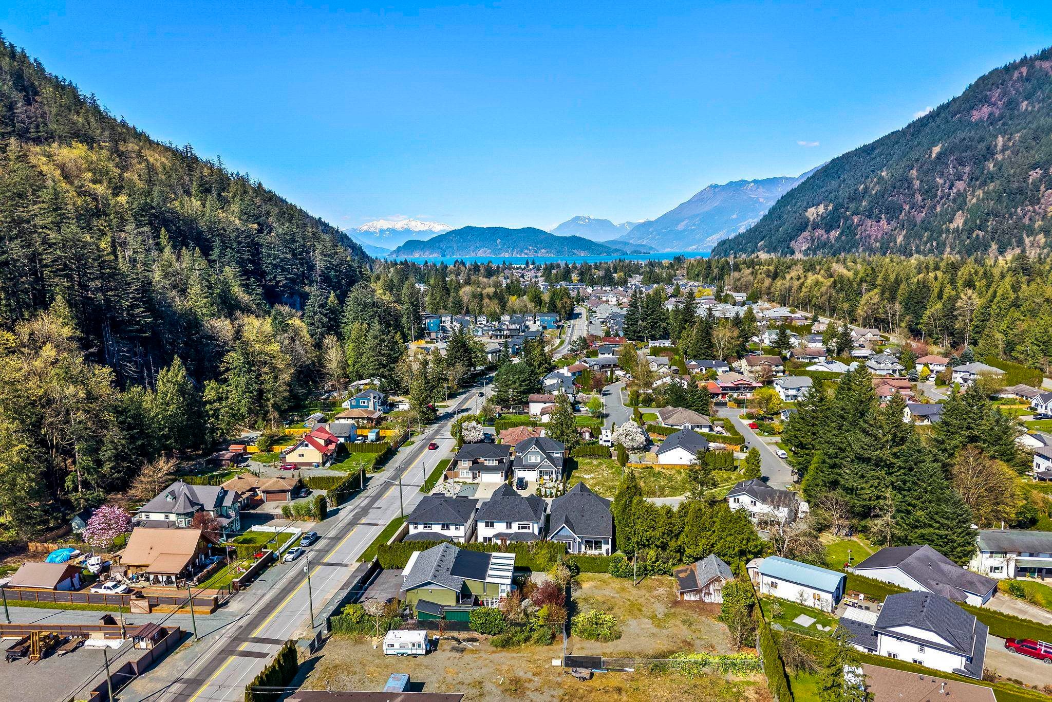 862 Willow Place, Harrison Hot Springs, BC - Outdoor With View