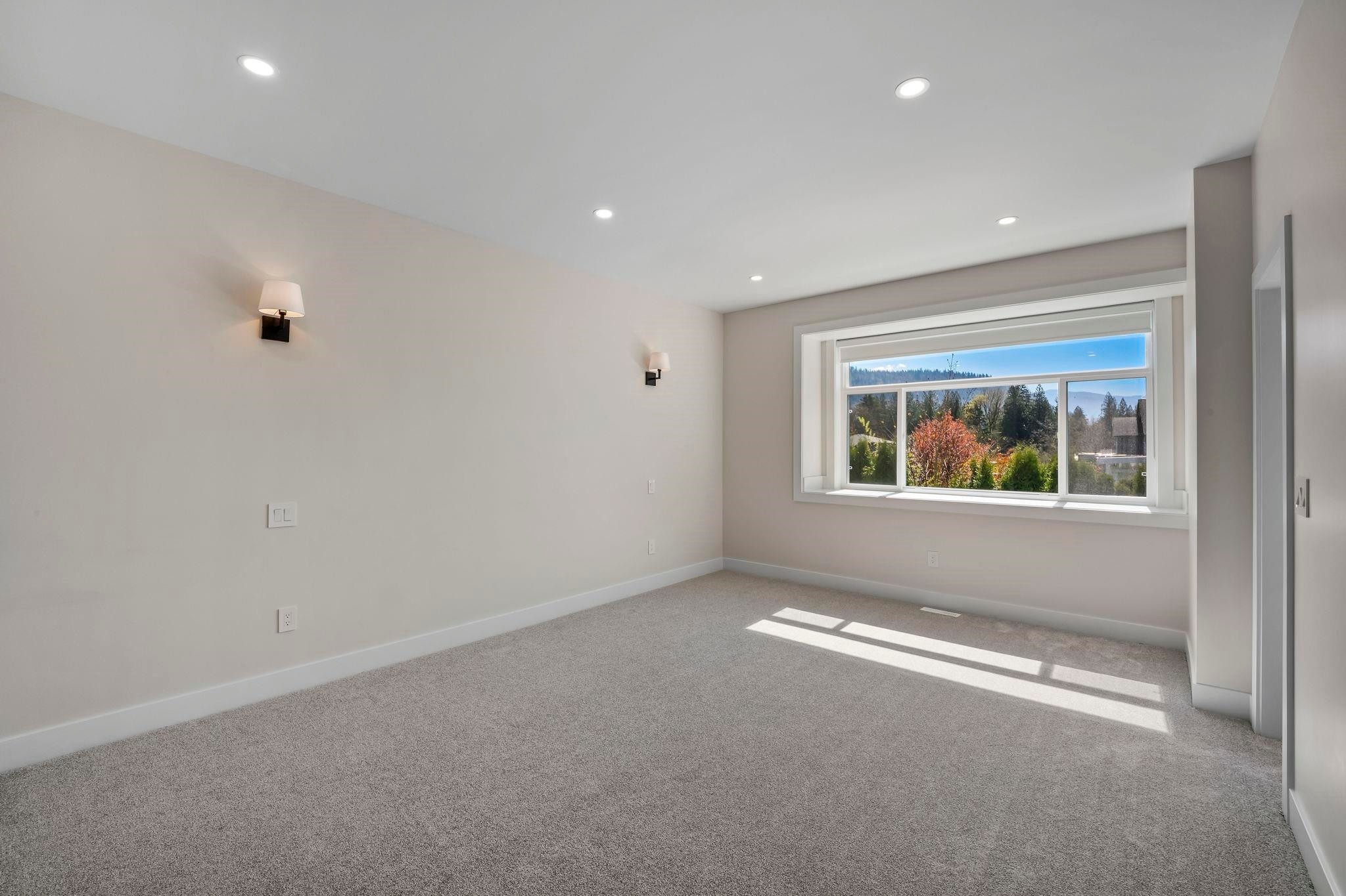 862 Willow Place, Harrison Hot Springs, BC - Indoor Photo Showing Other Room
