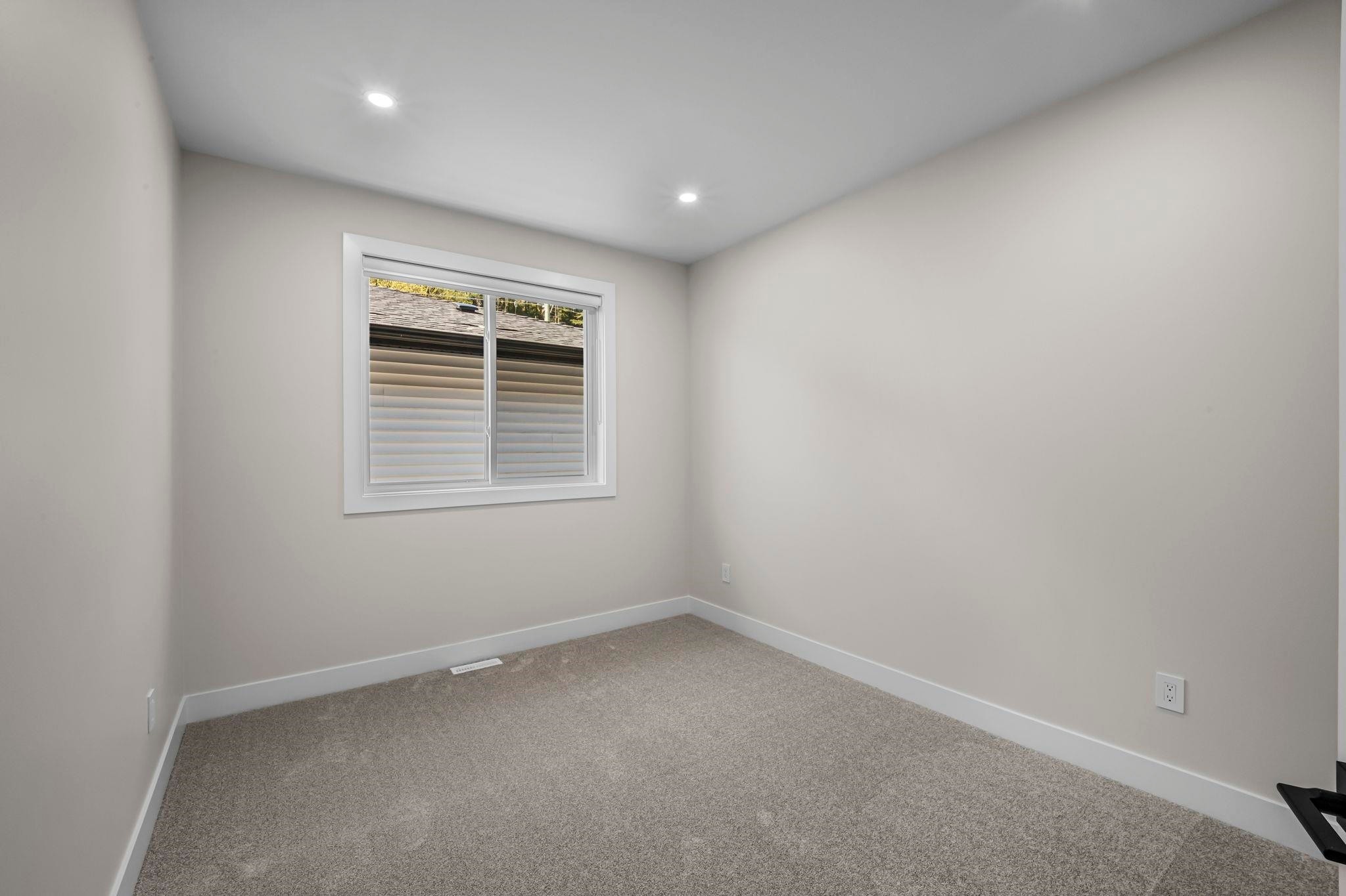 862 Willow Place, Harrison Hot Springs, BC - Indoor Photo Showing Other Room