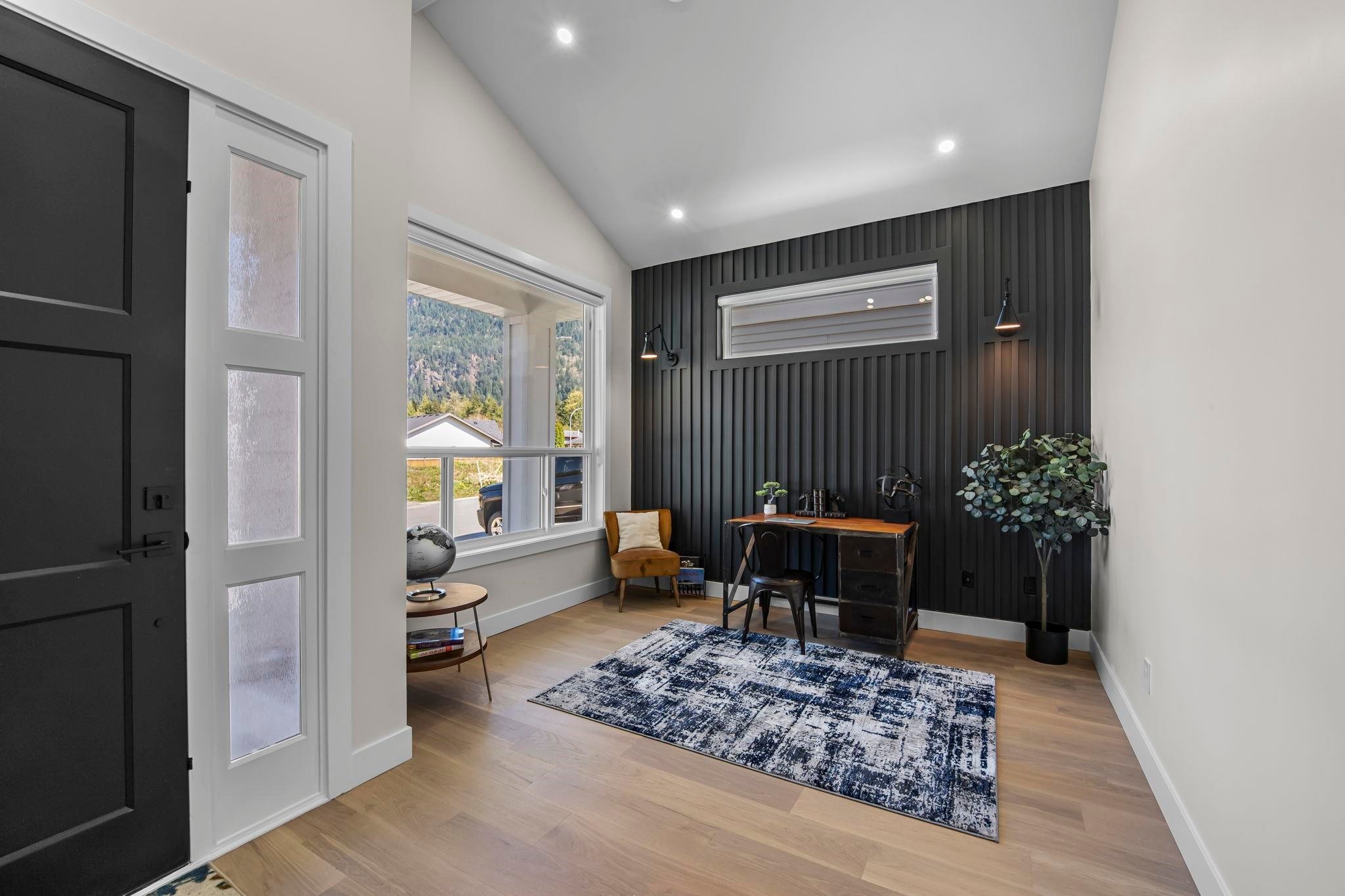 862 Willow Place, Harrison Hot Springs, BC - Indoor Photo Showing Other Room
