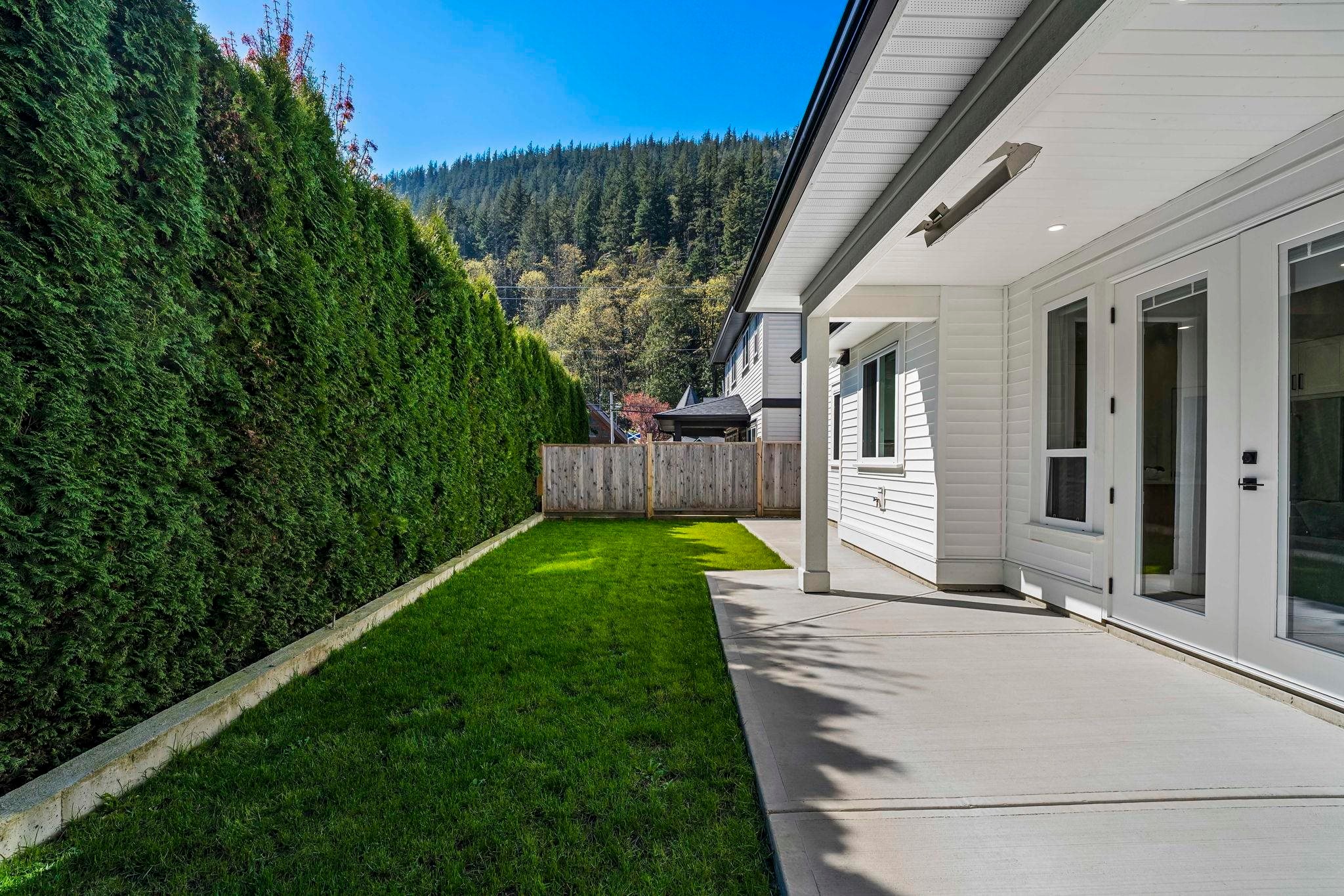 862 Willow Place, Harrison Hot Springs, BC - Outdoor