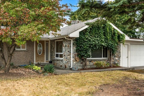 45695 Laura Crescent  Chilliwack, BC V2R 3M7