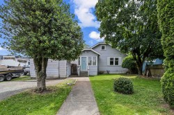 45948 Chesterfield Avenue Chilliwack, BC V2P 1M4