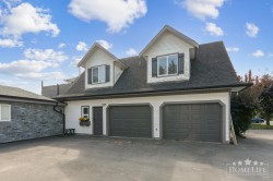 Coach House-11070 Mcsween Road Chilliwack, BC V2P 7Z7