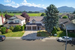 45170 Bluejay Avenue Sardis, BC V2R 2V2