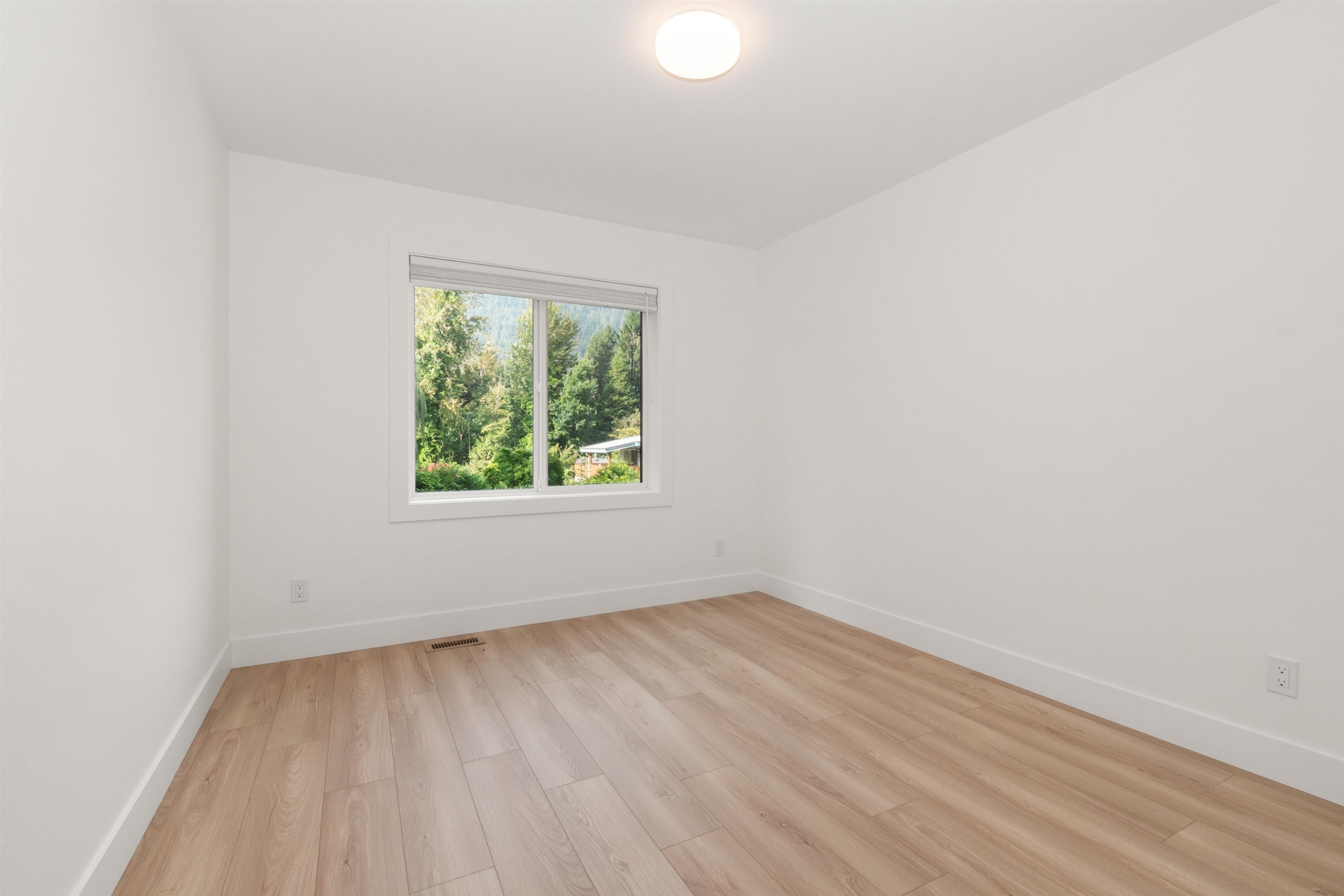 396 Eagle Street, Harrison Hot Springs, BC