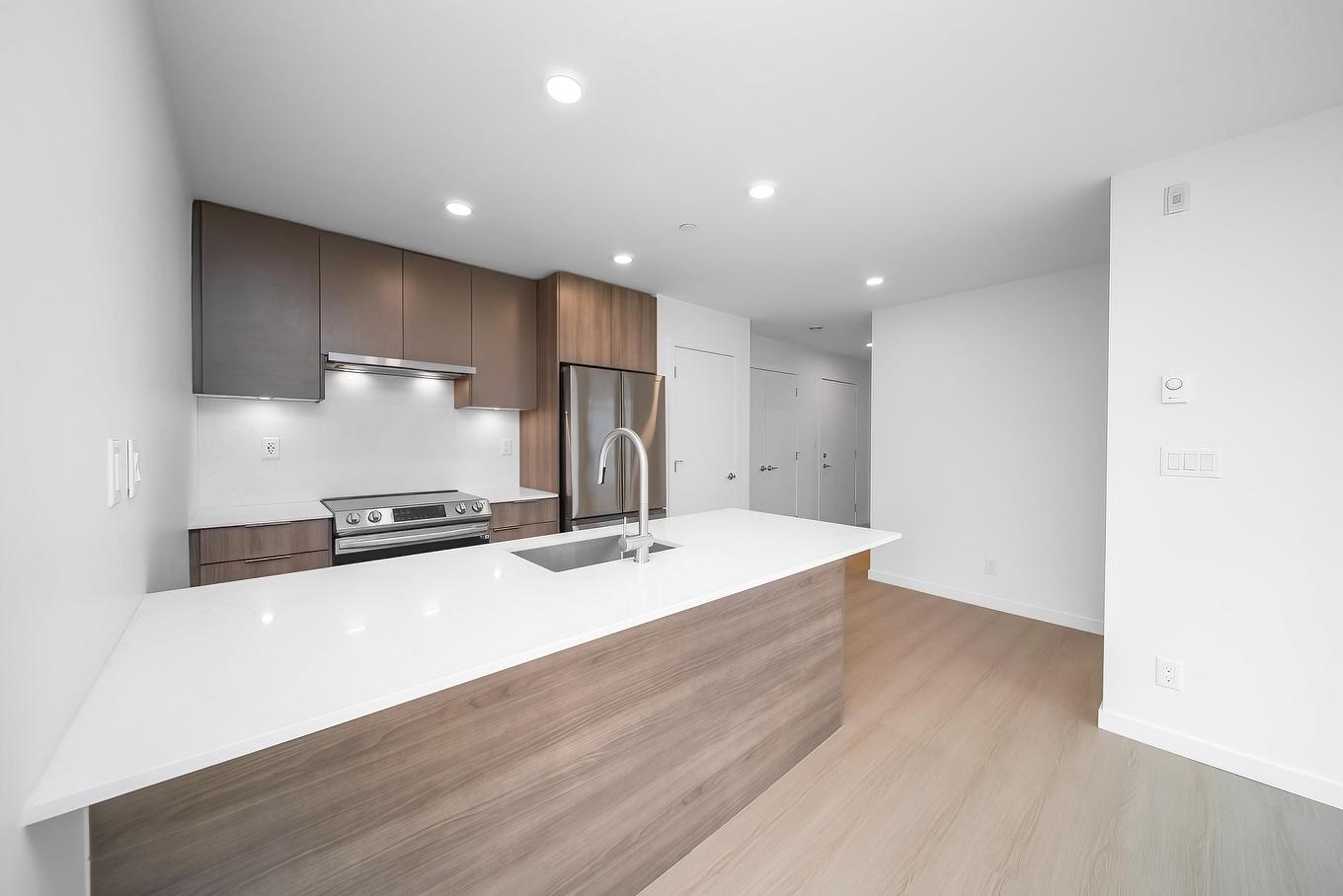 520-13968 Laurel Drive, Surrey, BC