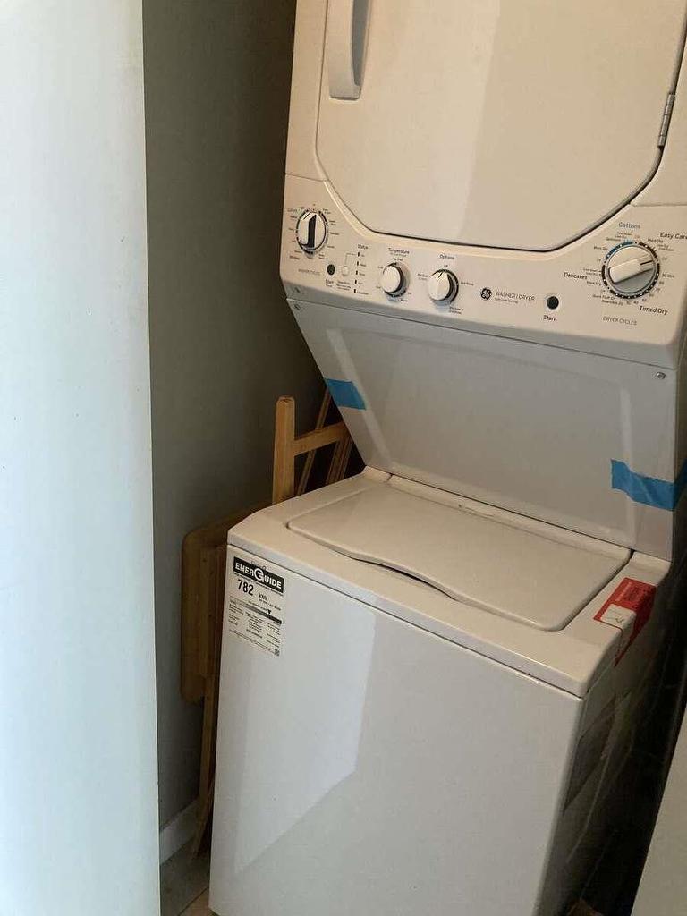 1207-13618 100 Avenue, Surrey, BC