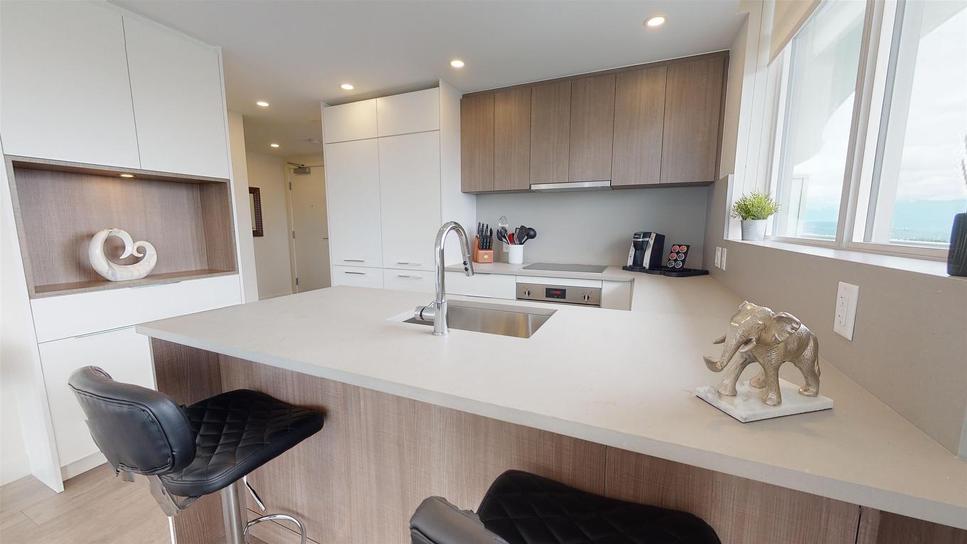 2405-13318 104Th Avenue, Surrey, BC