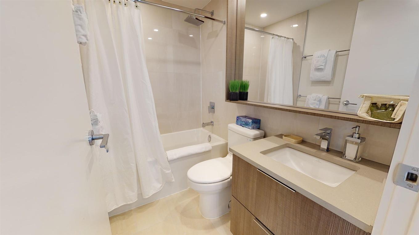 2405-13318 104Th Avenue, Surrey, BC