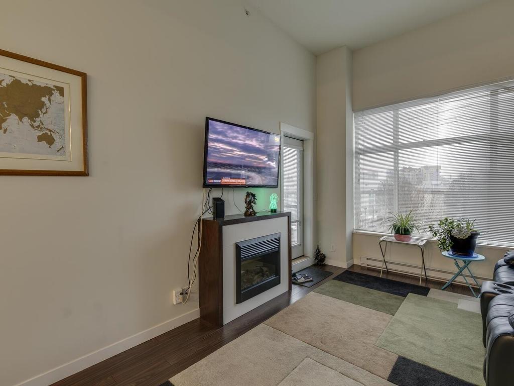 404-2943 Nelson Place, Abbotsford, BC