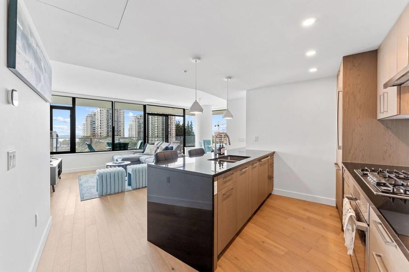 508-1588 Johnston Road, White Rock, BC