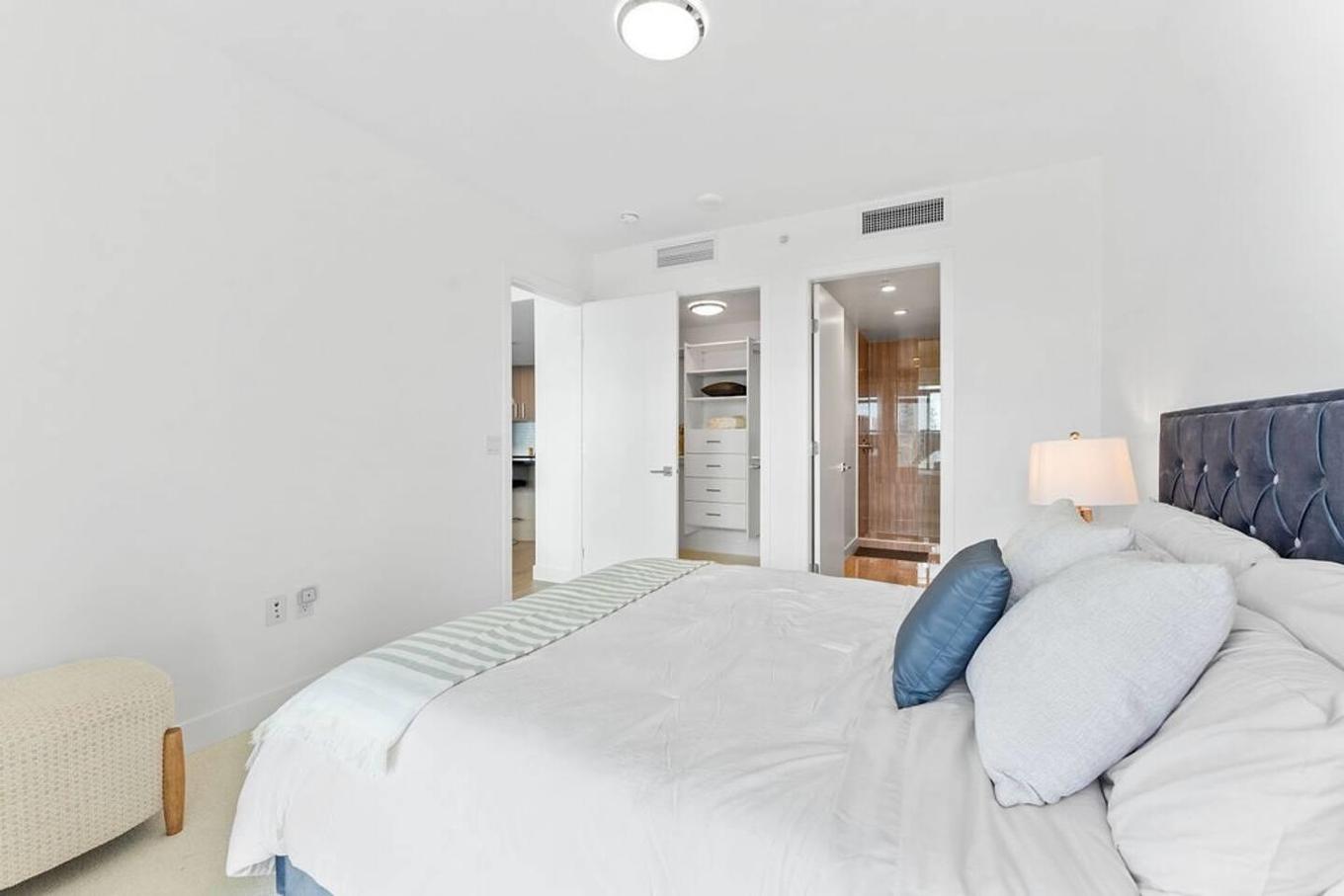 508-1588 Johnston Road, White Rock, BC