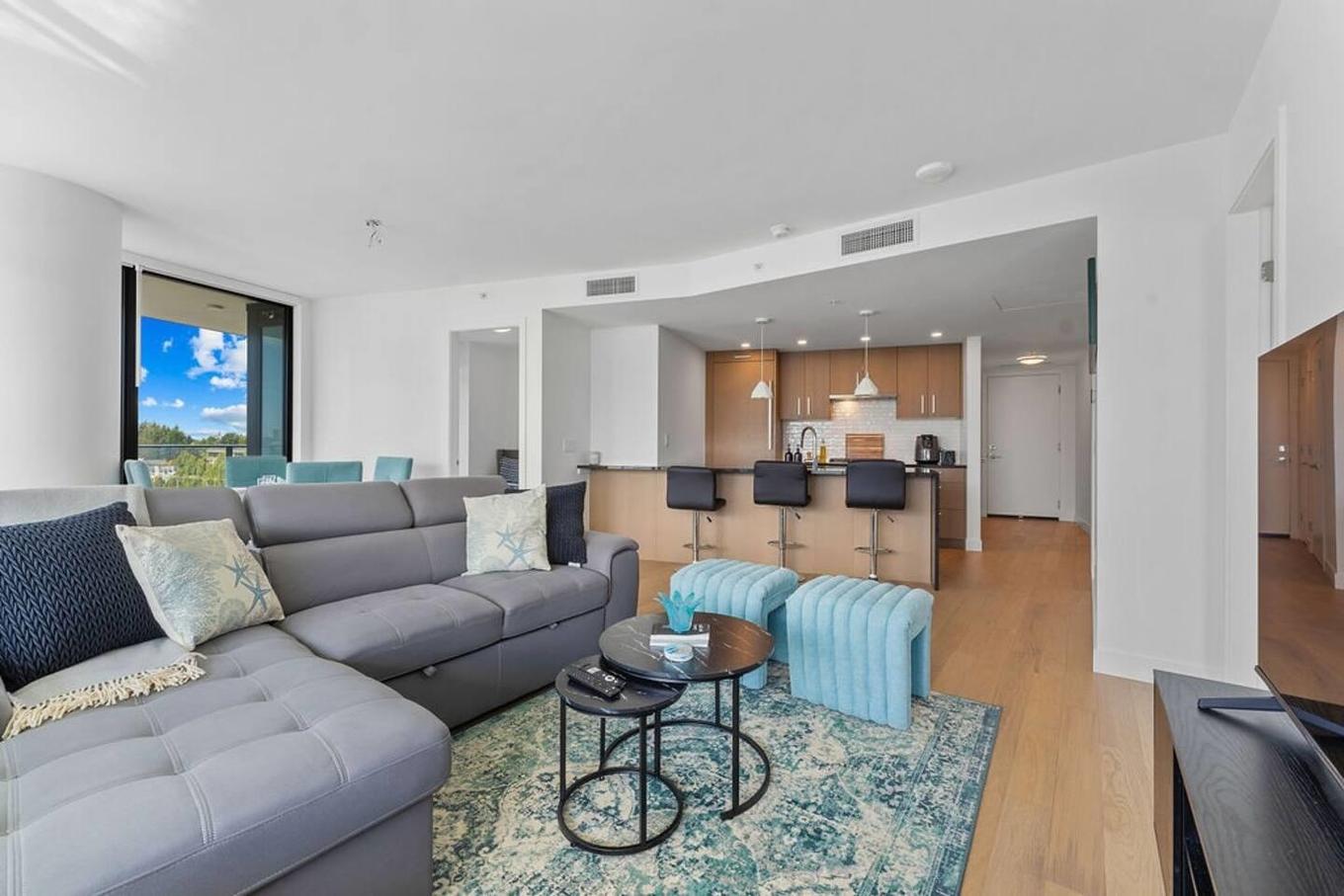 508-1588 Johnston Road, White Rock, BC