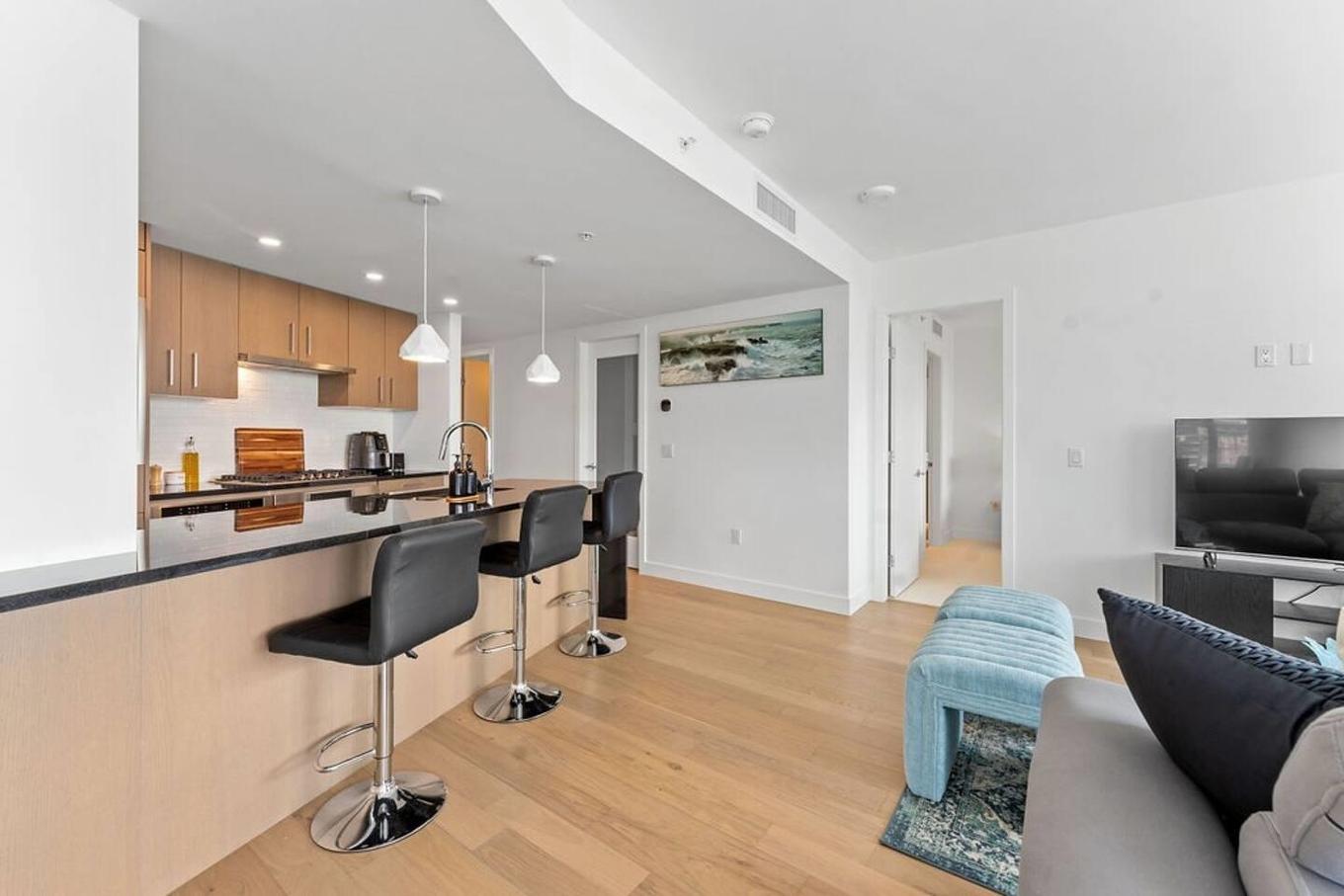 508-1588 Johnston Road, White Rock, BC