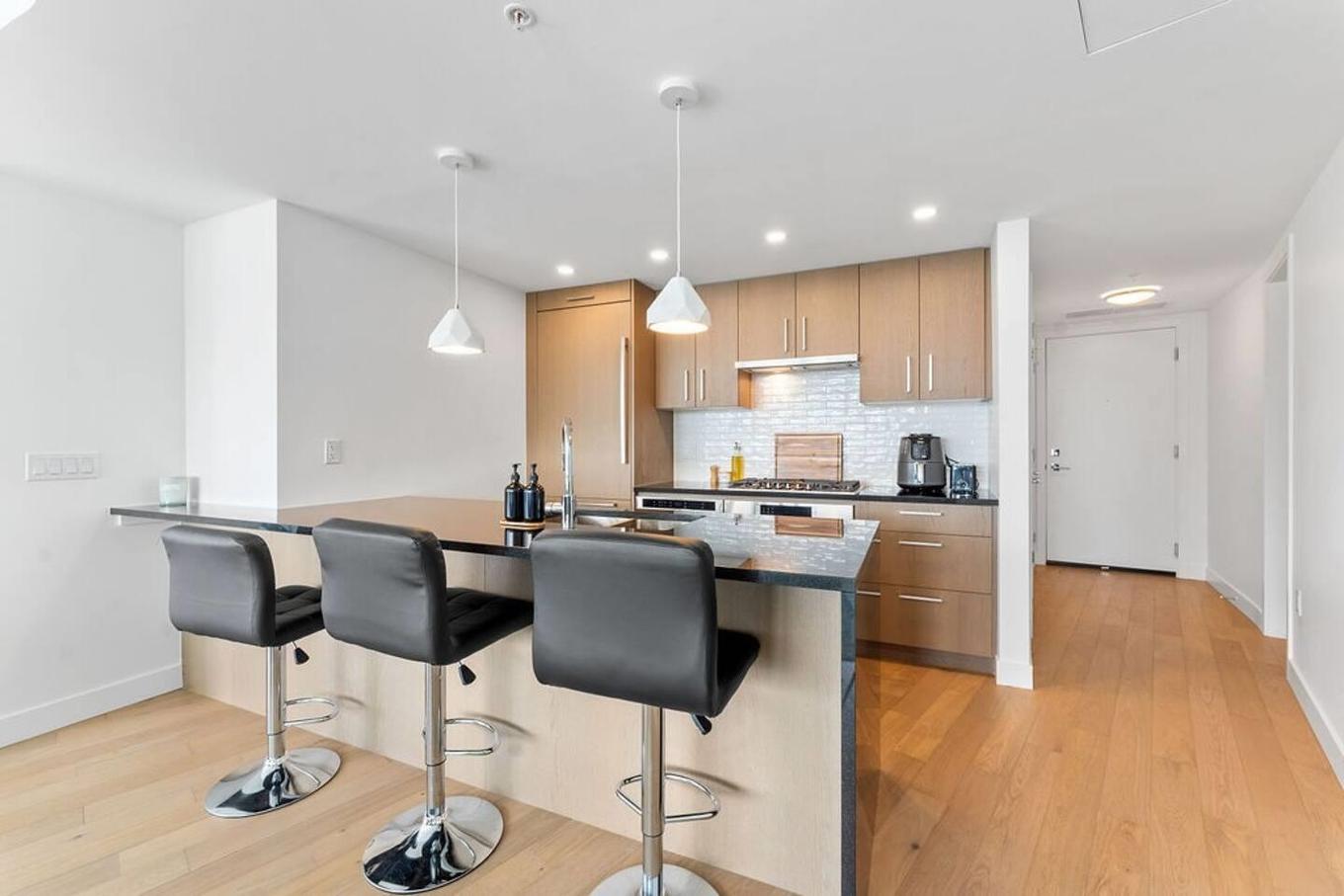 508-1588 Johnston Road, White Rock, BC