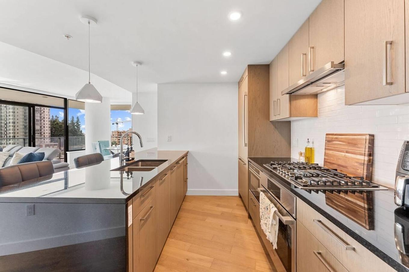 508-1588 Johnston Road, White Rock, BC