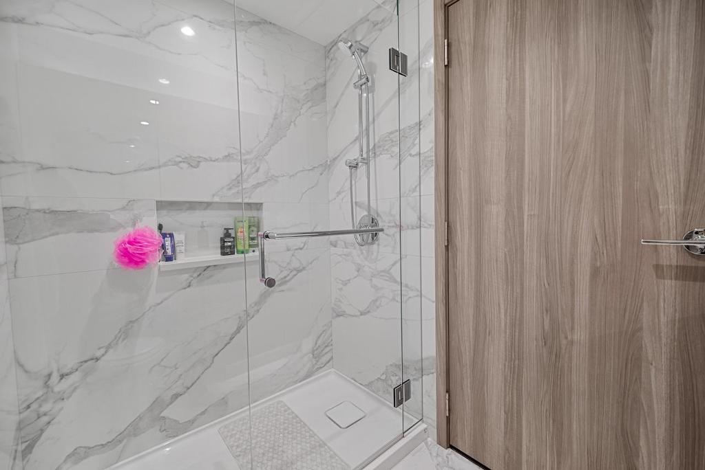 3004-9887 Whalley Boulevard, Surrey, BC