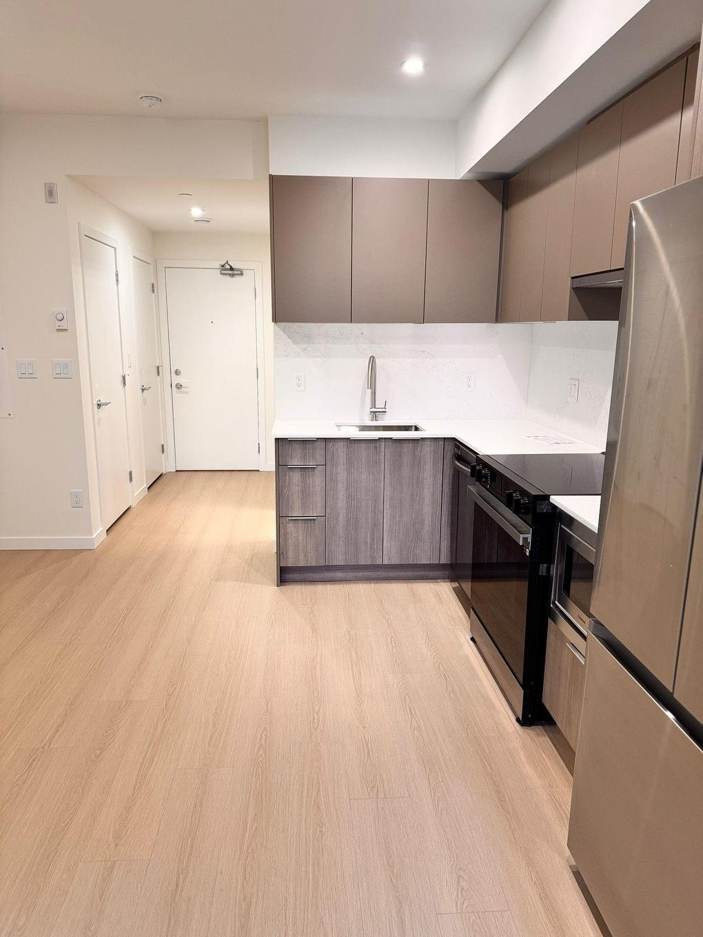 424-10828 139A Street, Surrey, BC