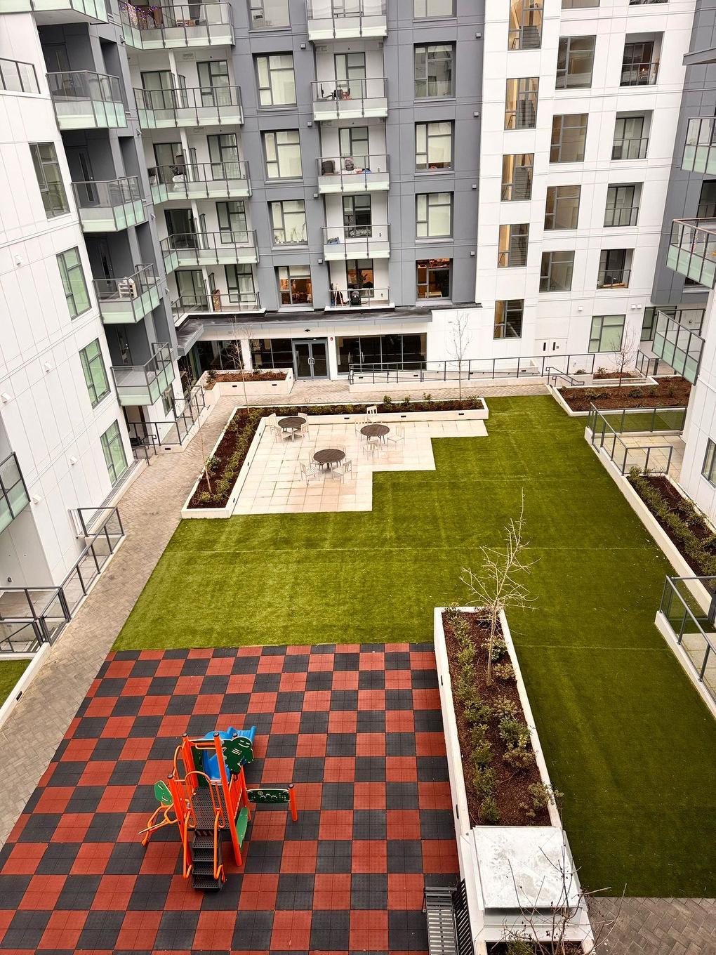 424-10828 139A Street, Surrey, BC